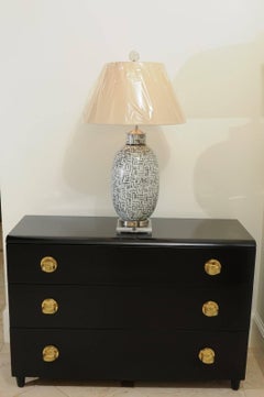 Paire de lampes typiques en céramique personnalisées au fusain et à la crème, vers 1980