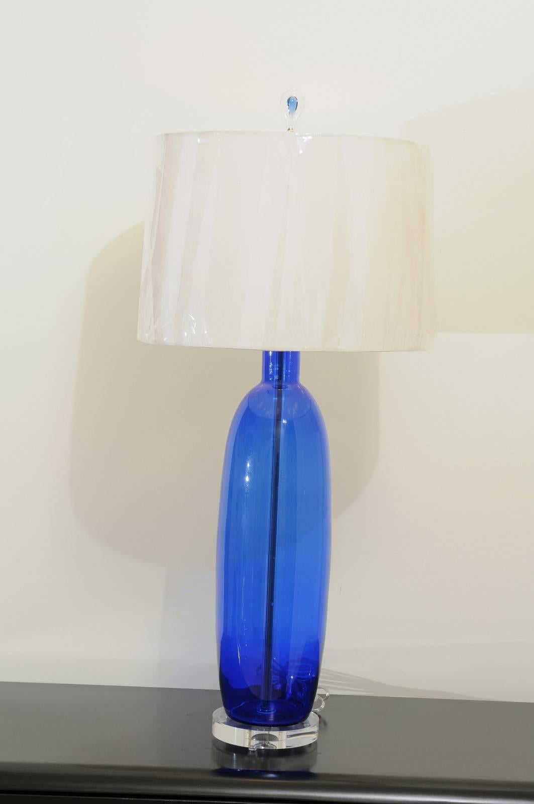Fantastic Restored Pair of Large-Scale Blown Glass Lamps in Cobalt, circa 1970 In Excellent Condition For Sale In Atlanta, GA