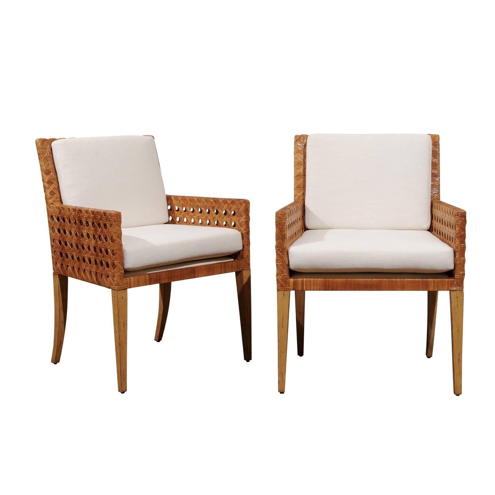 Impresionante pareja restaurada de sillones de caña vintage de gran tamaño, hacia 1975 en venta