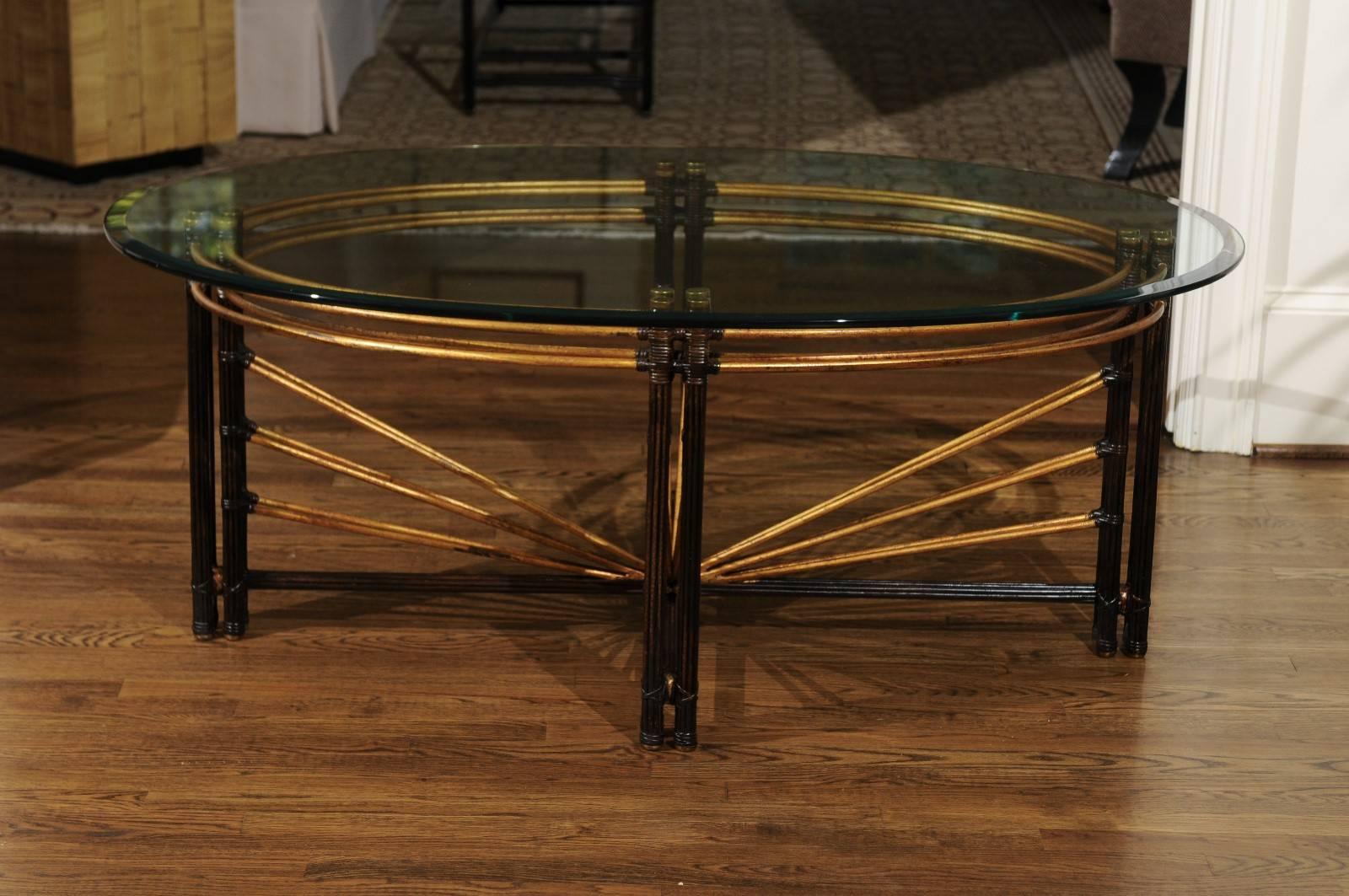 Extraordinaire table basse en acier, faux bambou et laiton, datant d'environ 1970 Excellent état - En vente à Atlanta, GA