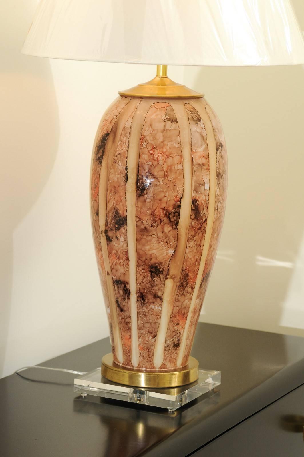 Ottone Stellare coppia di vasi di Murano vintage di grandi dimensioni dipinti al contrario come lampade personalizzate in vendita