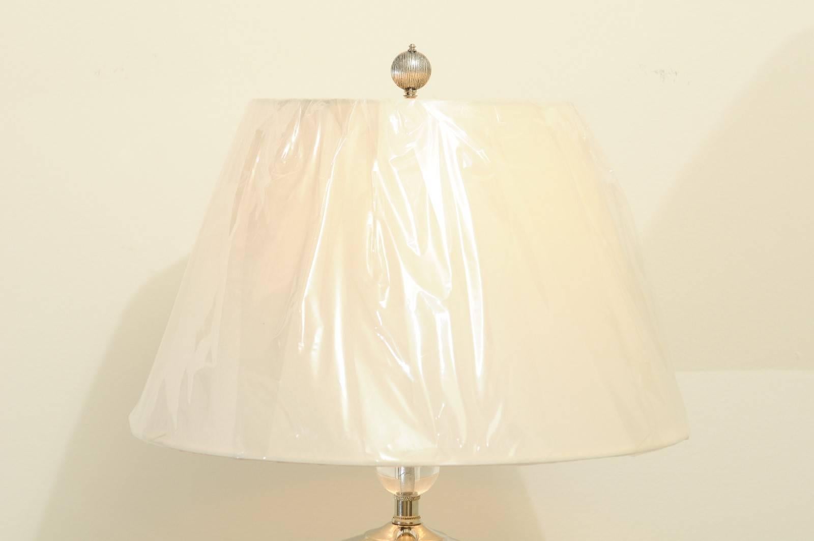 Gorgeous Pair of Italian Blown Glass Lamps with Lucite and Brass Accents In Excellent Condition For Sale In Atlanta, GA