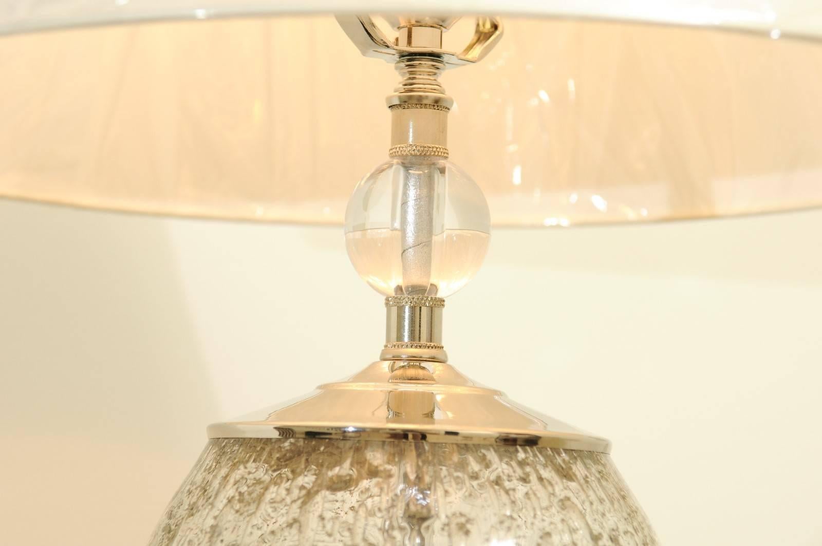 Gorgeous Pair of Italian Blown Glass Lamps with Lucite and Brass Accents For Sale 2