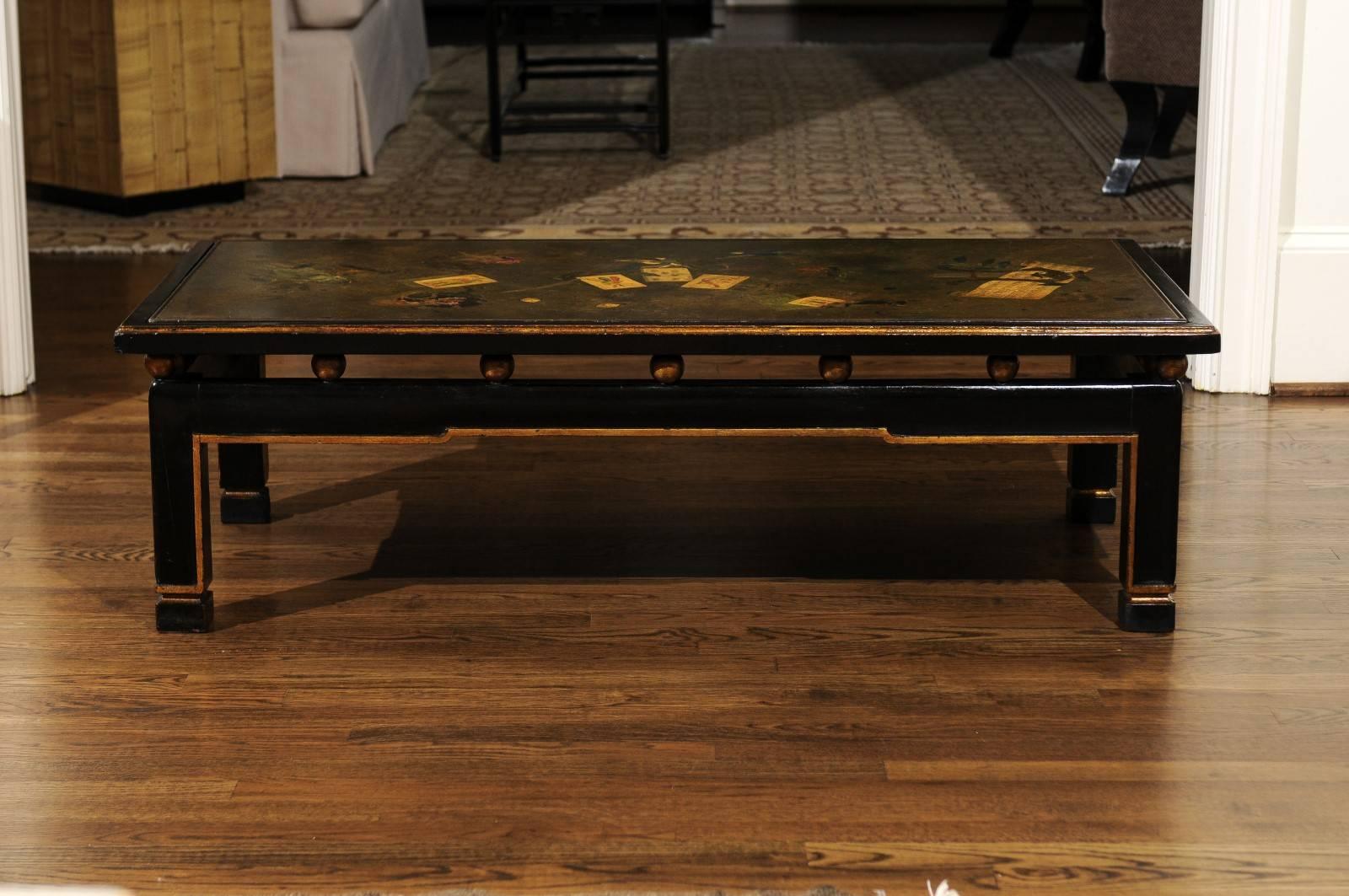 Uno squisito tavolo da cocktail Scagliola Trompe L'oeil, circa 1950. Splendido piano con inserti in marmo splendidamente decorato con motivi stravaganti di uccelli, fiori, carte da gioco, dadi e strumenti musicali. Base in legno elegante e