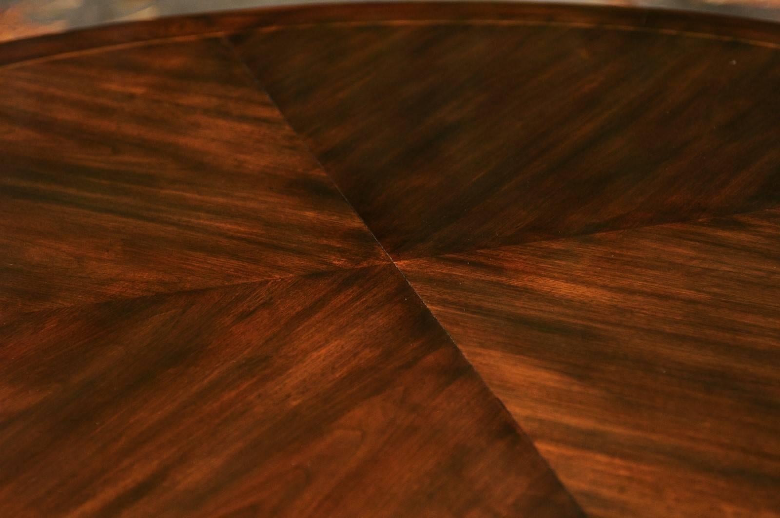 Mesa de comedor elíptica de nogal Majestic de Michael Taylor para Baker, hacia 1958 en venta 3