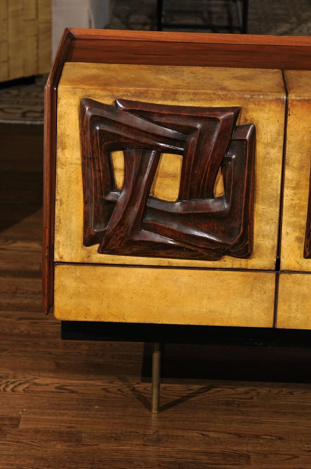 Magnifique meuble de bar attribué à Claude Vassal, datant d'environ 1950 en vente 3