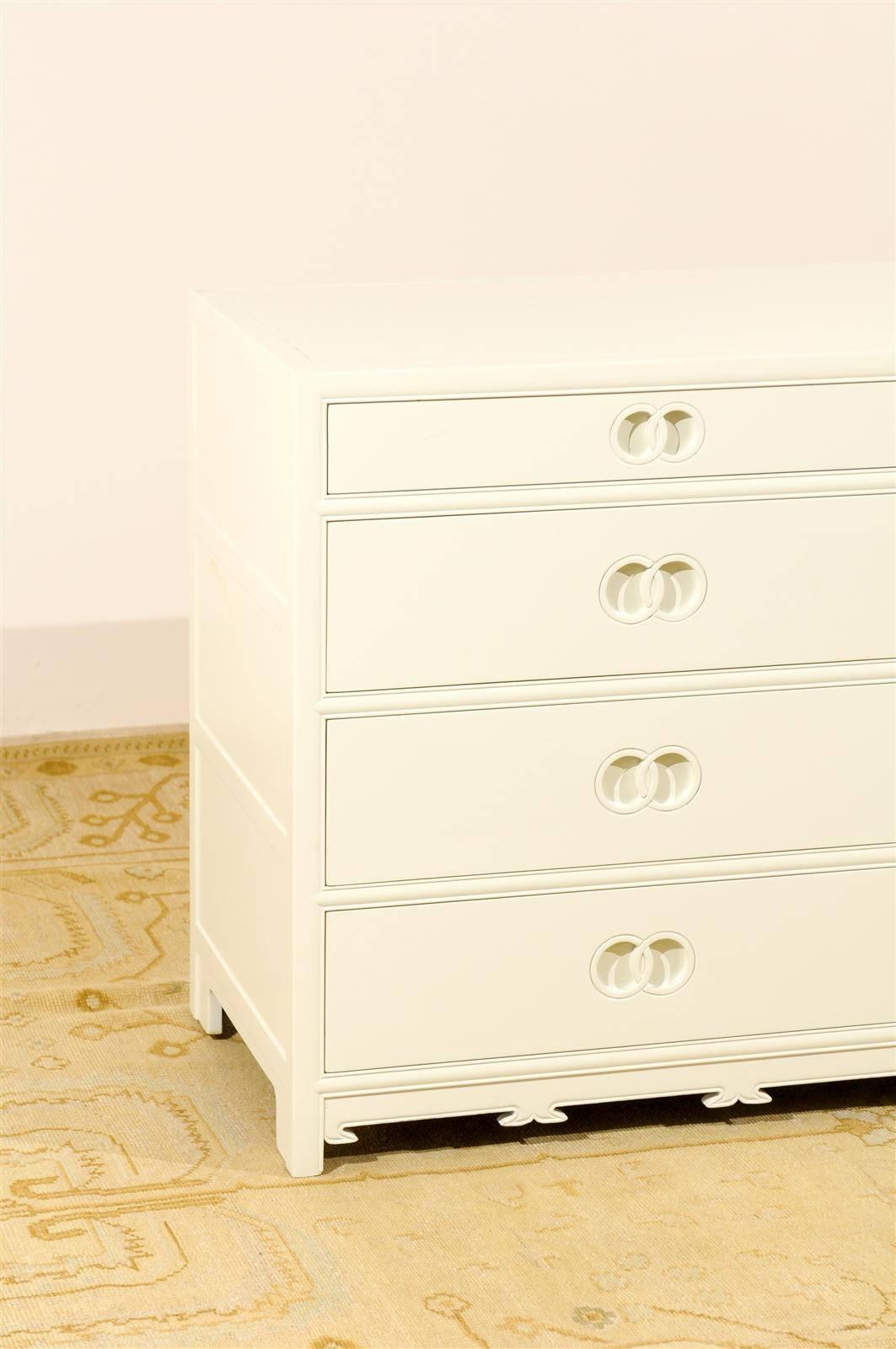 Late 20th Century Stellar Restored Eight-Drawer Chest by Baker in Cream Lacquer, circa 1970 For Sale