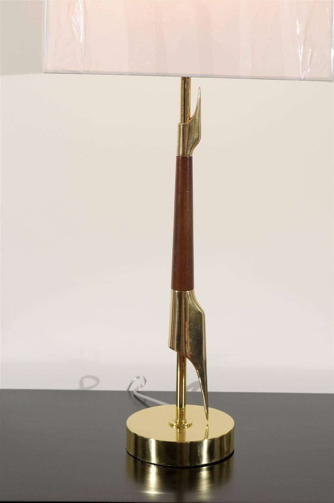 Mid-Century Modern Restored Pair of Elegant Rembrandt Rocket Lamps in Walnut and Brass For Sale