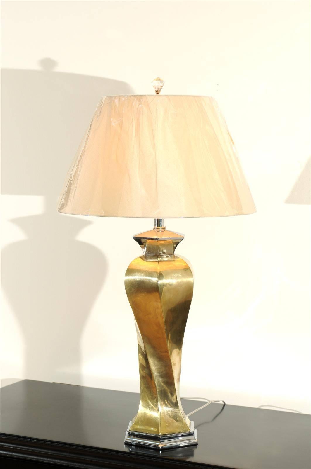 Sculptural Pair of Twisted Modern Lamps in Brass and Nickel For Sale 3