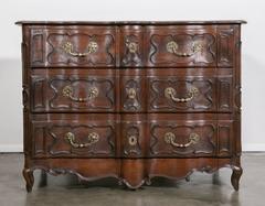 18th Century French Louis XV Period Lyonnaise Commode en Arbalete in Walnut
