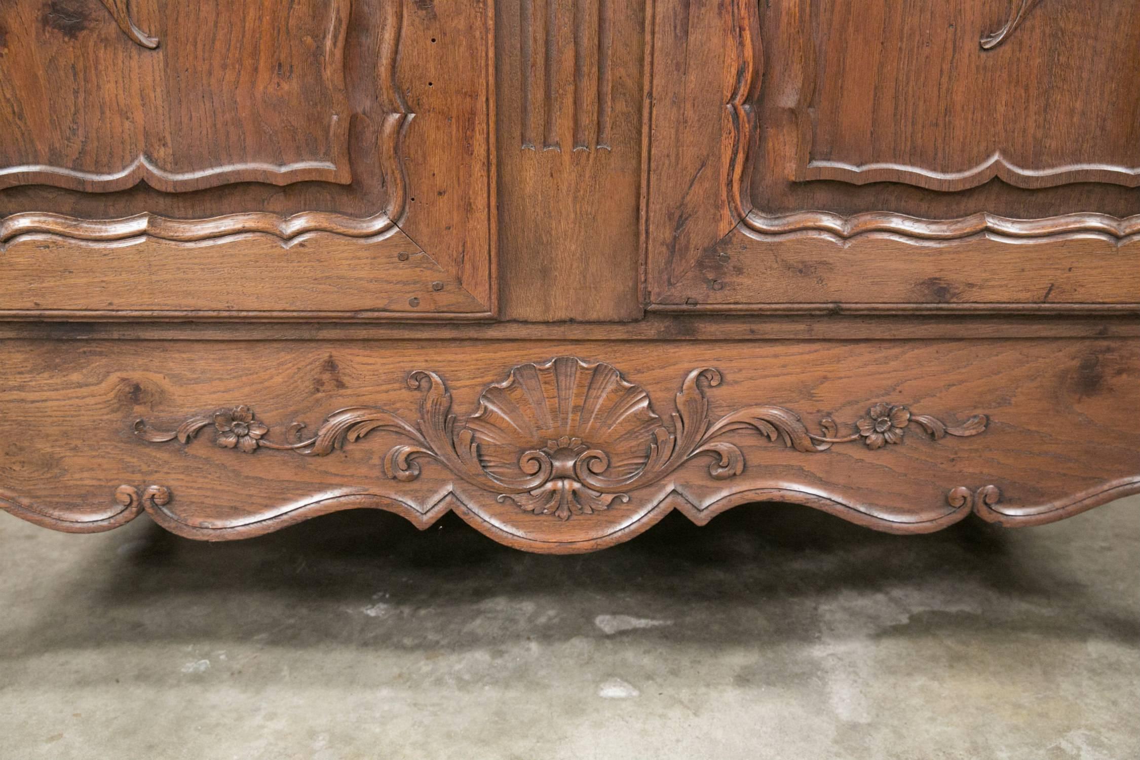 Hand Carved Early 19th Century Country French Louis XV Style Armoire 5
