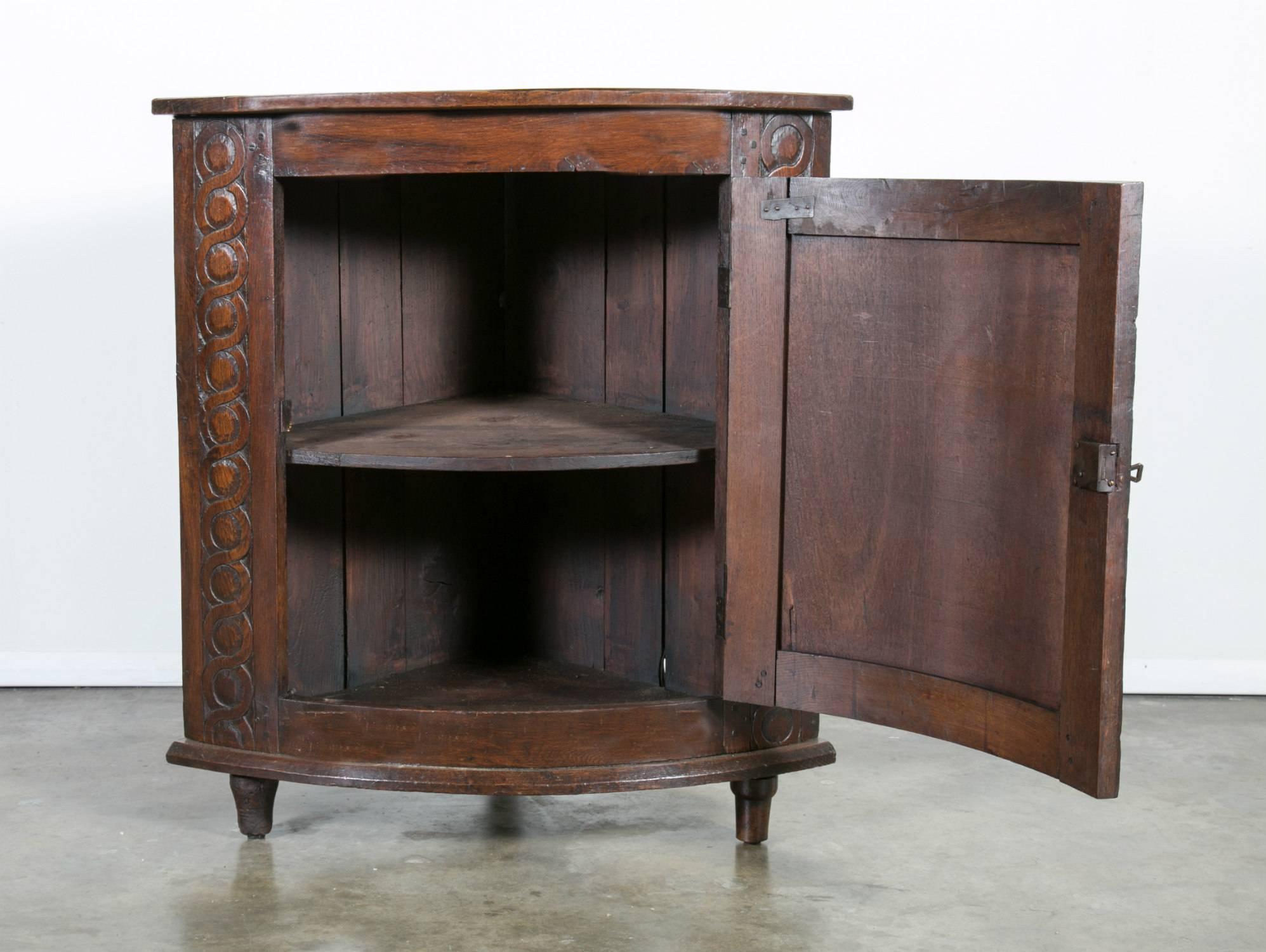18th Century Country French Encoignure or Corner Cabinet In Excellent Condition In Birmingham, AL