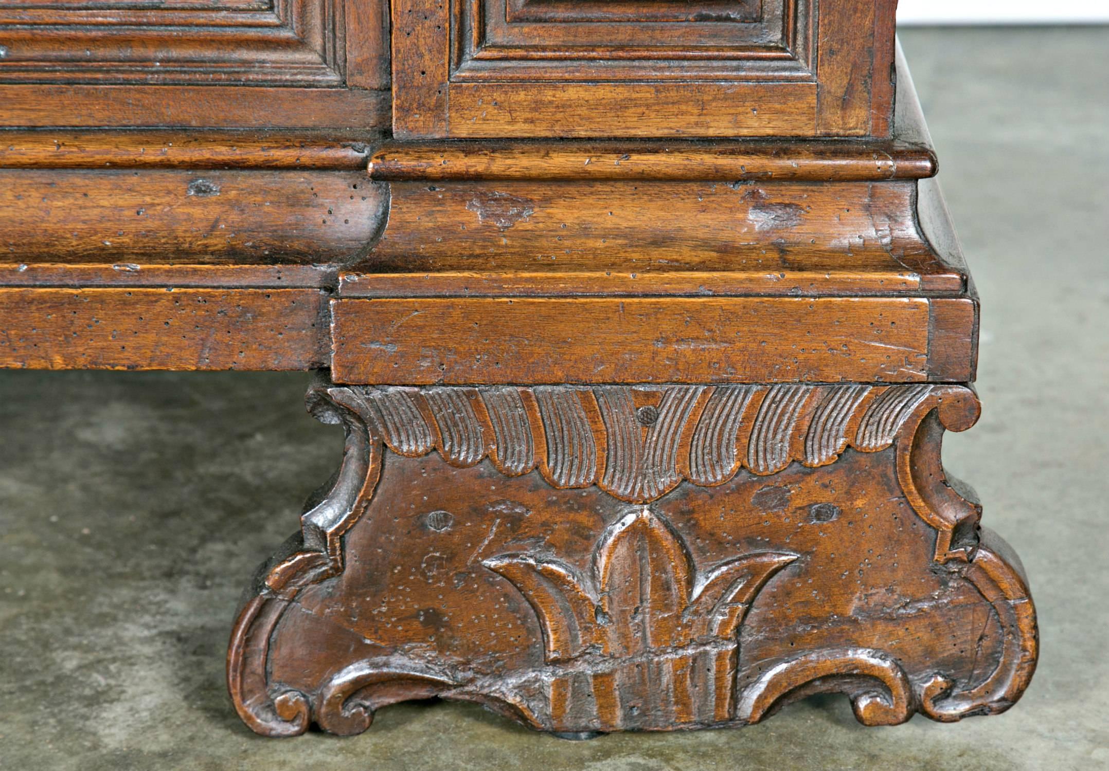 Late 17th Century Italian Cassone or Trunk with Inlays 2