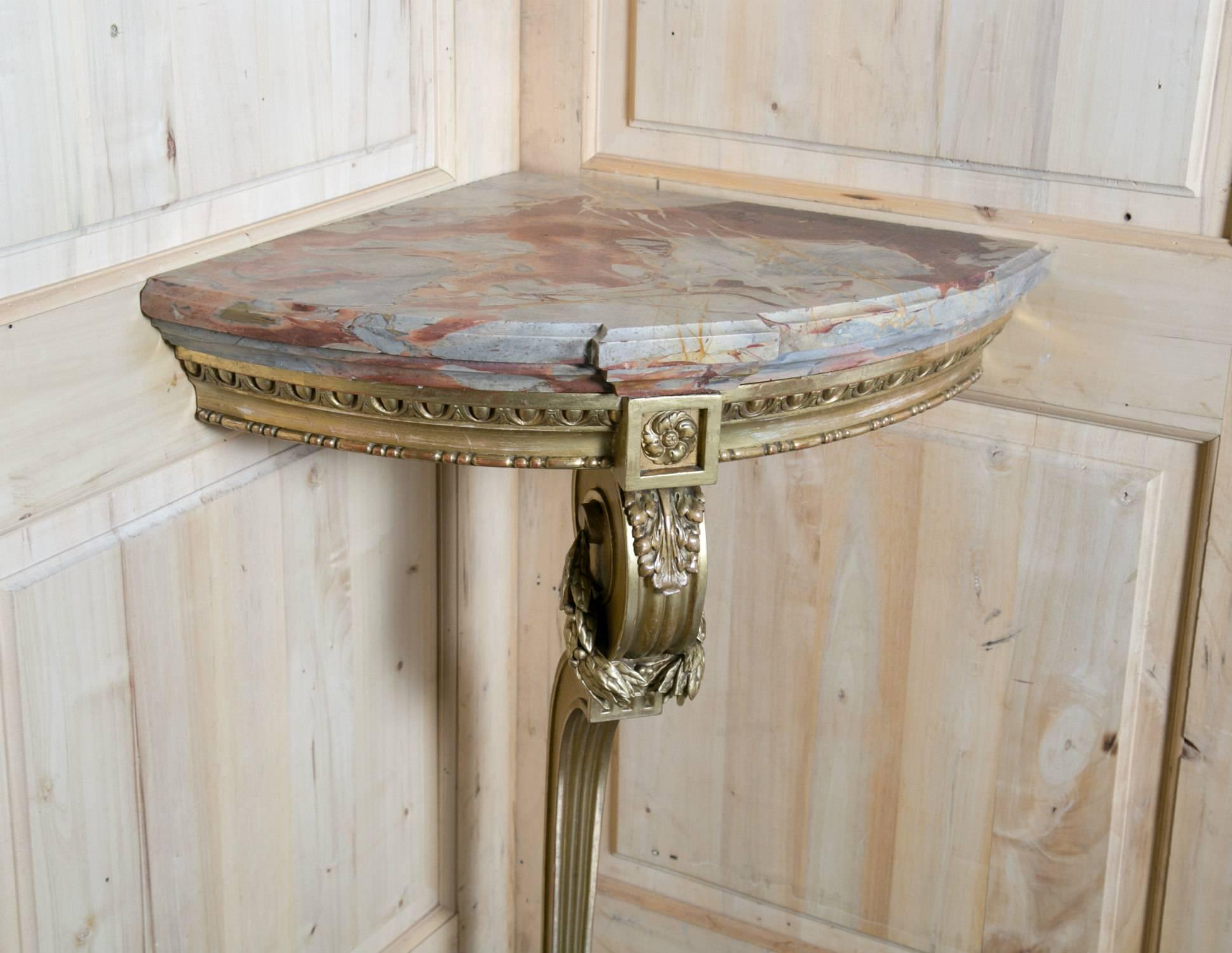 Early 19th Century Louis XVI Giltwood Corner Console with Marble Top For Sale 2