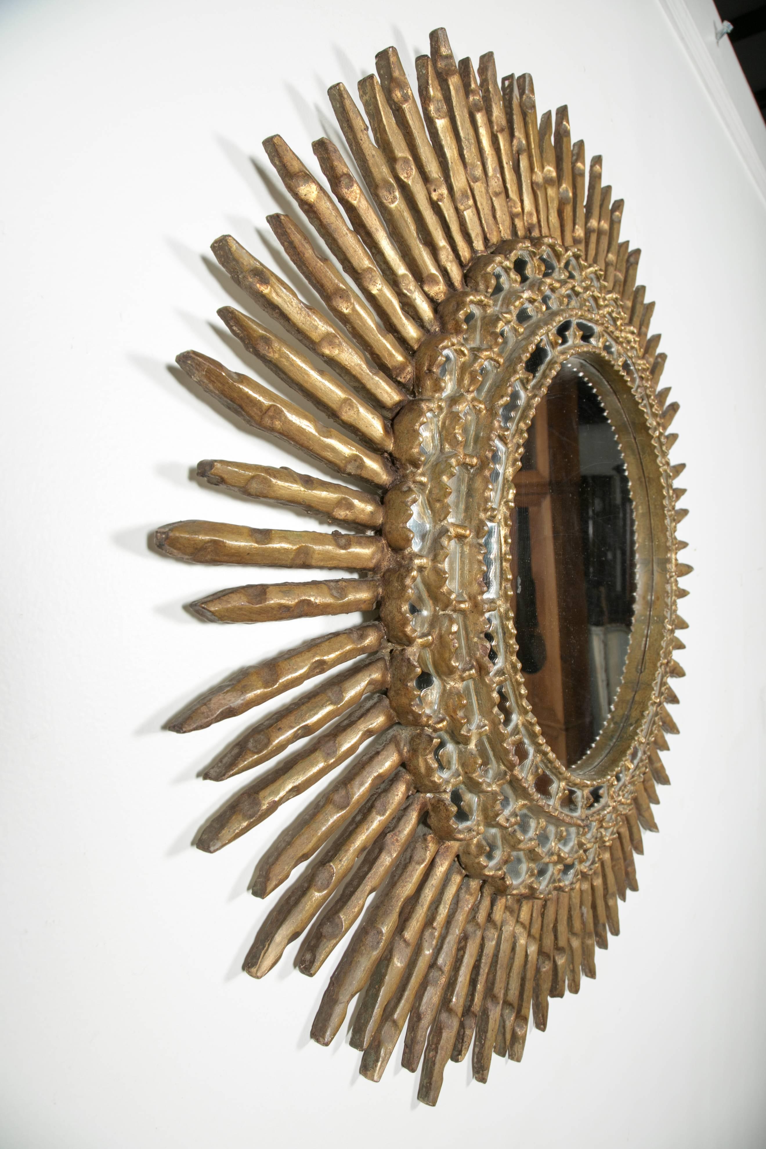 Antique Giltwood Sunburst Mirror  In Excellent Condition In Birmingham, AL