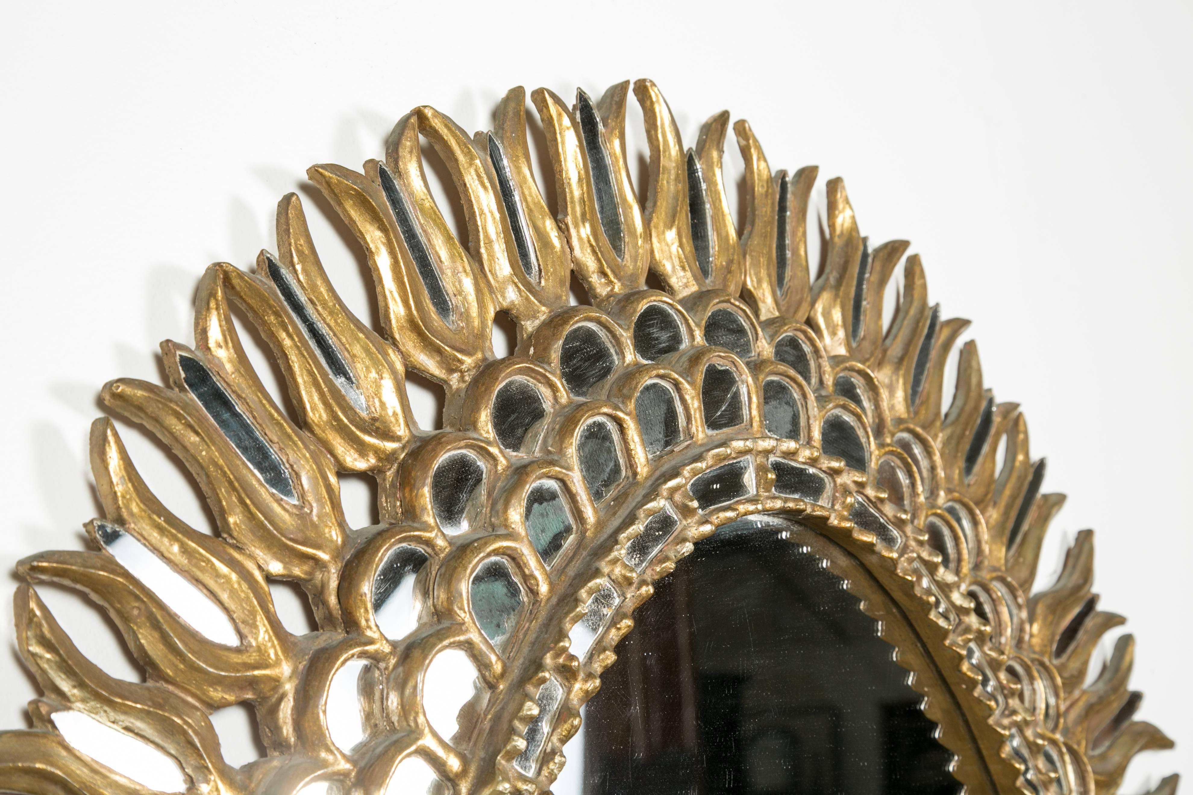 Oval Giltwood Sunburst Mirror In Excellent Condition In Birmingham, AL