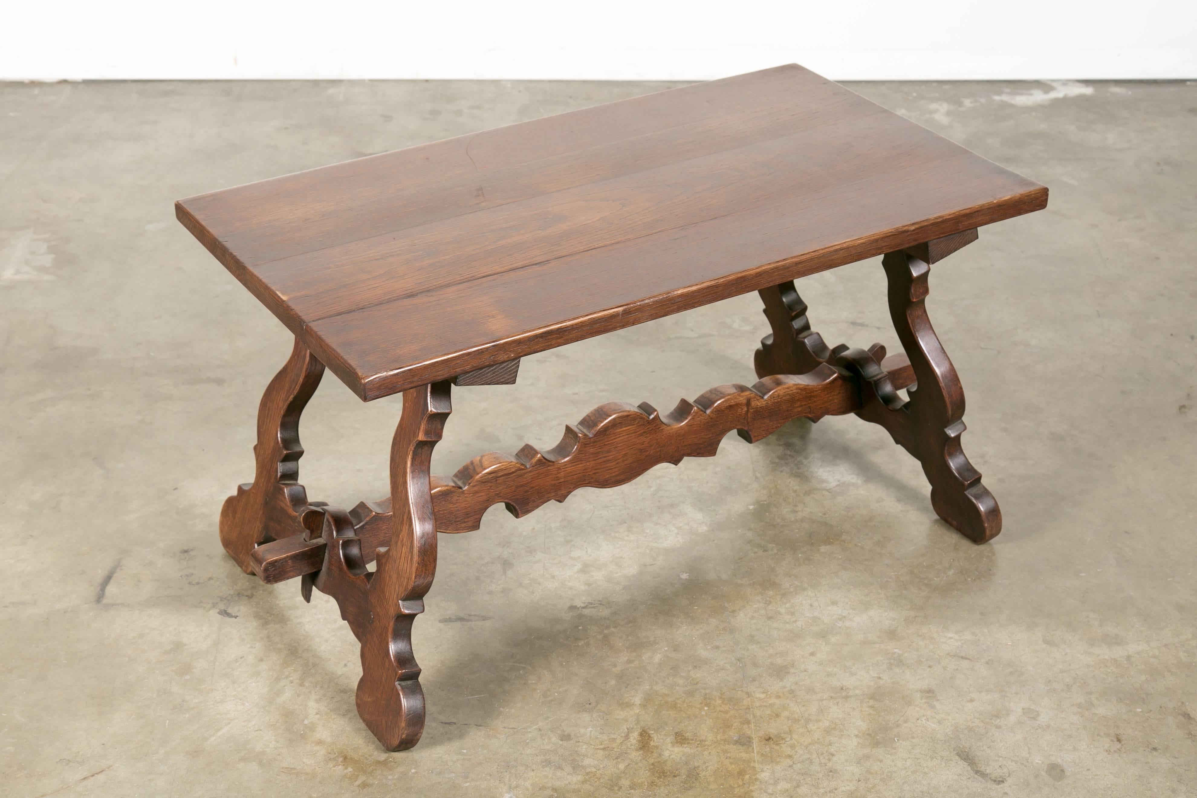 Antique Spanish Colonial Style Oak Coffee Table In Excellent Condition In Birmingham, AL