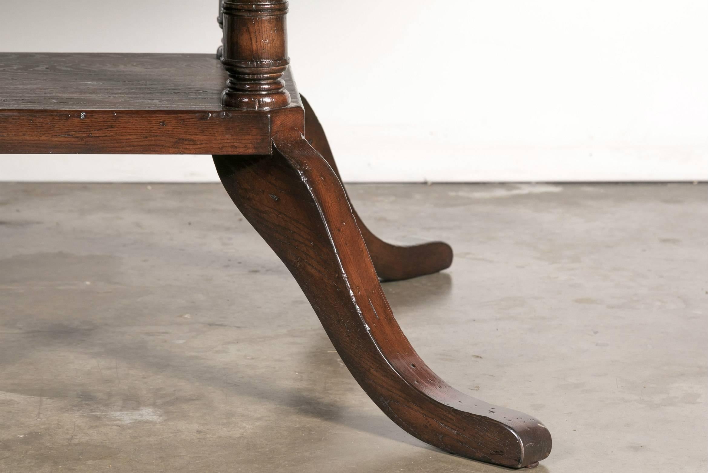 Oak Georgian Style Six-Foot Round Birdcage Pedestal Dining Table