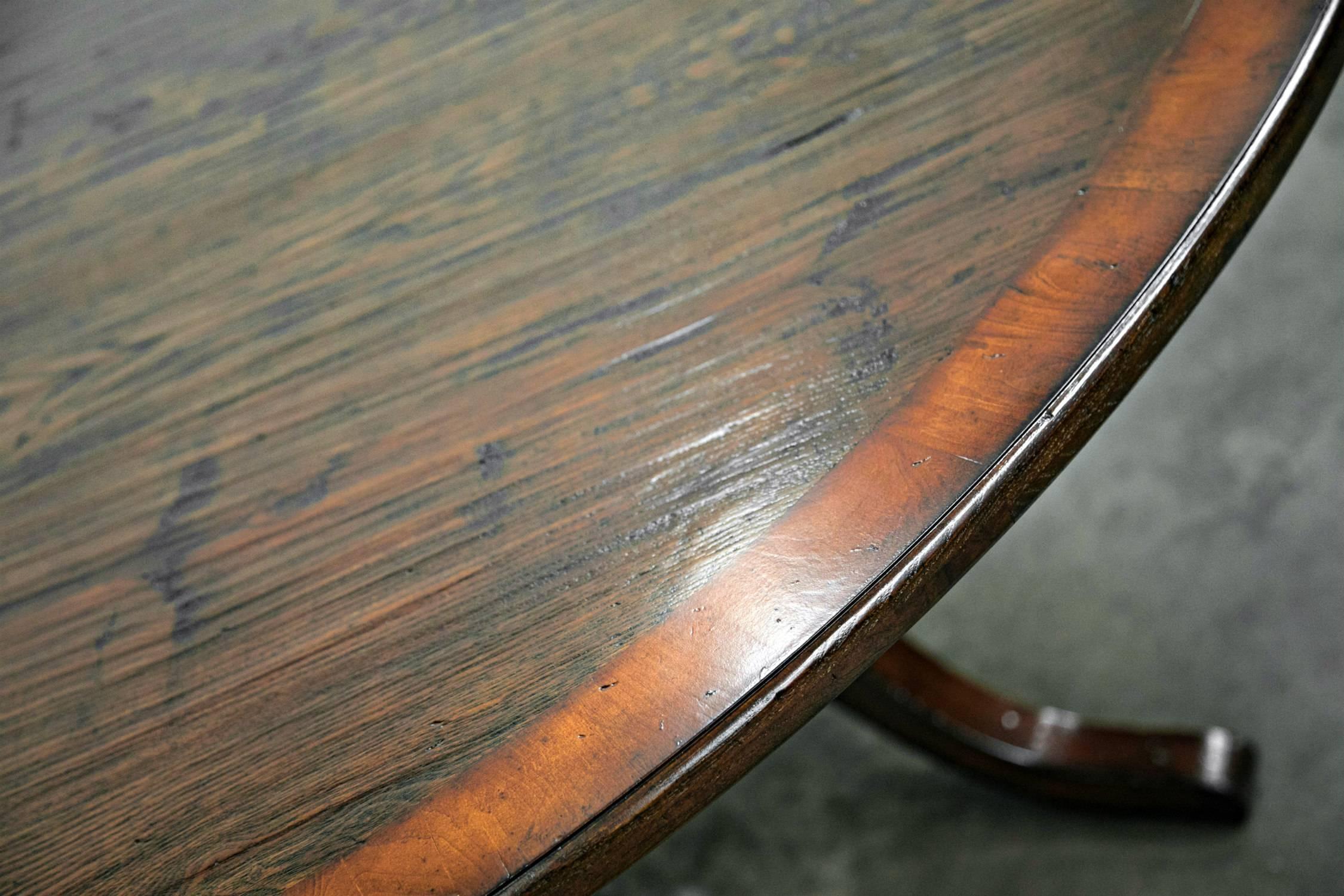 Georgian Style Round Birdcage Pedestal Dining Table In Excellent Condition In Birmingham, AL