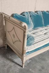 19th Century Painted Directoire Style Daybed with Neoclassical Urn Carving