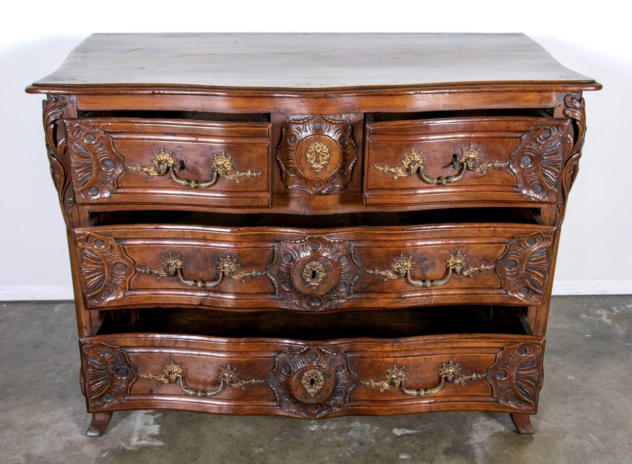 Early 18th Century Exceptional 18th Century Regence Period Lyonnaise Commode Galbée For Sale