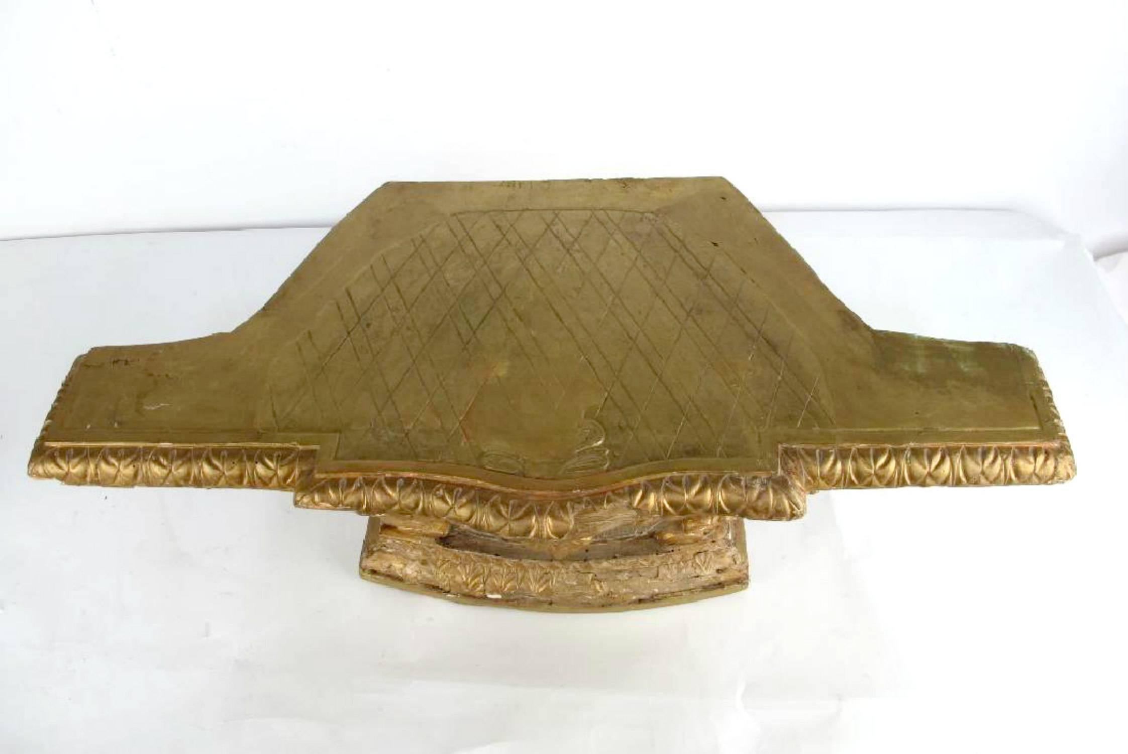 18th Century French Louis XVI Period Carved Giltwood Altar Pedestal For Sale 5