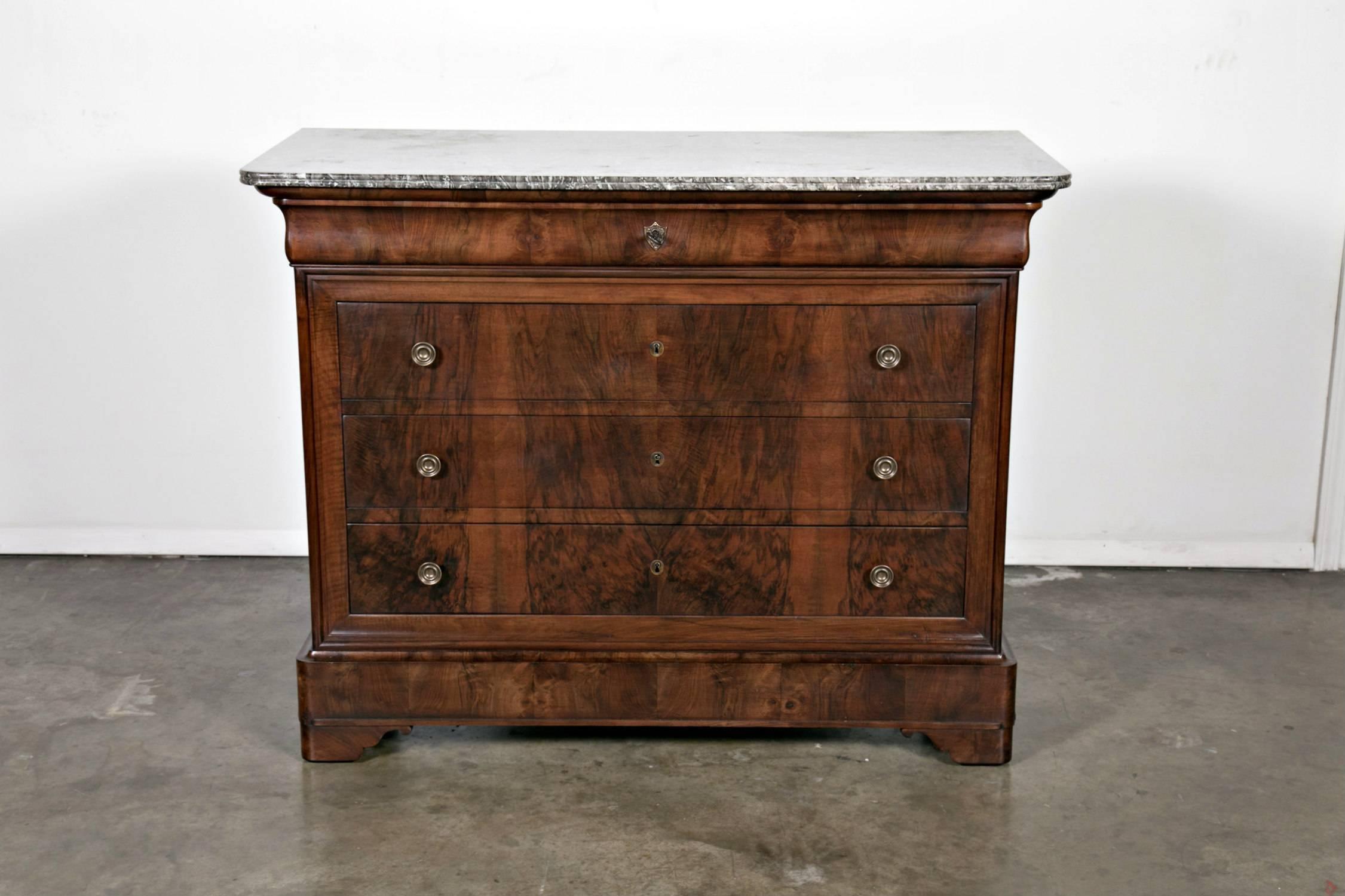 Antique French Louis Philippe Period Bookmatched Walnut Commode with Marble Top In Excellent Condition In Birmingham, AL