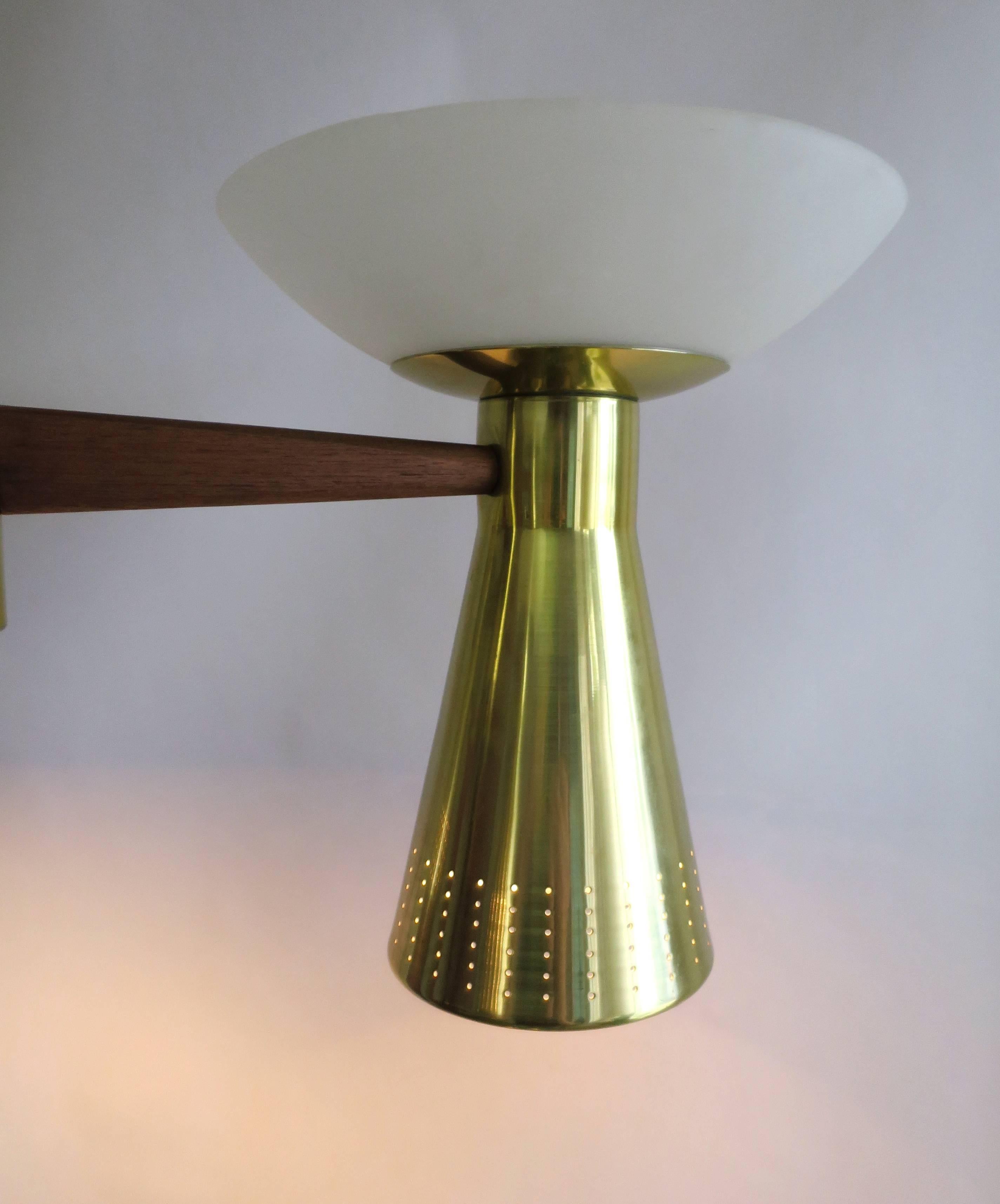 Lightolier Brass and Walnut Triple Pendant Hanging Lamp Chandelier In Excellent Condition In San Diego, CA