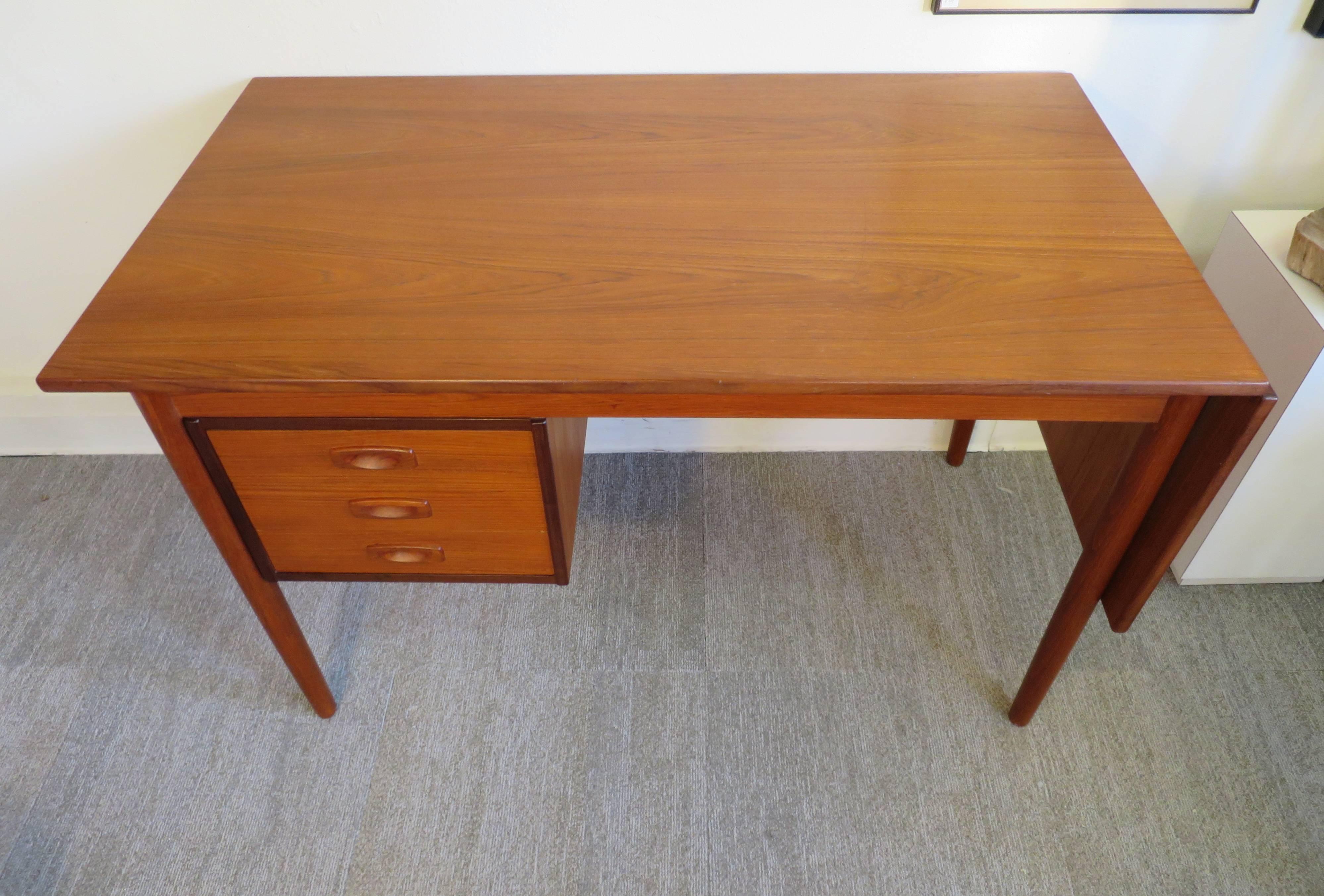 Mid-20th Century Danish Modern Drop-Leaf Desk in Teak by Arne Vodder For Sale
