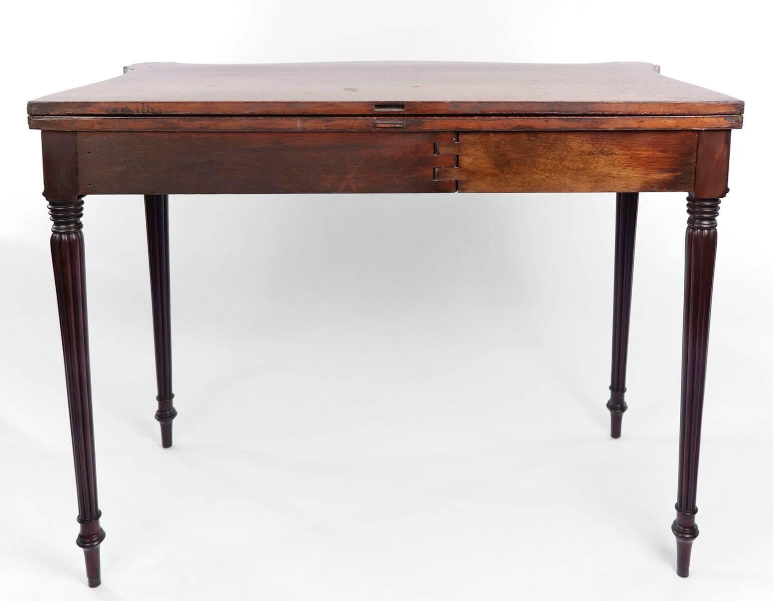 Finely Figured American Tiger Maple Turret Top Game Table For Sale 3