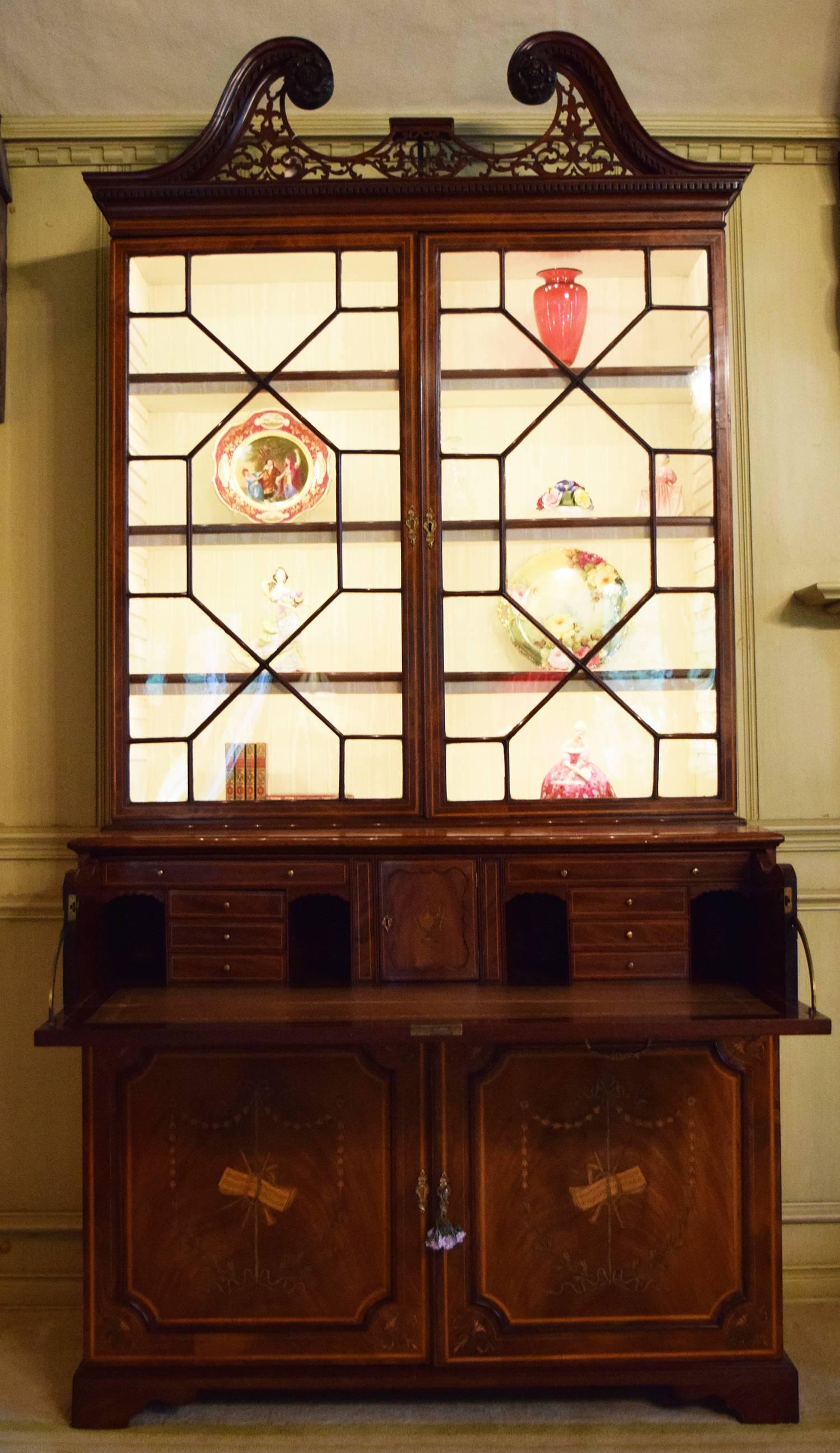 18th Century George III Secretary Bookcase In Good Condition For Sale In Cleveland, OH