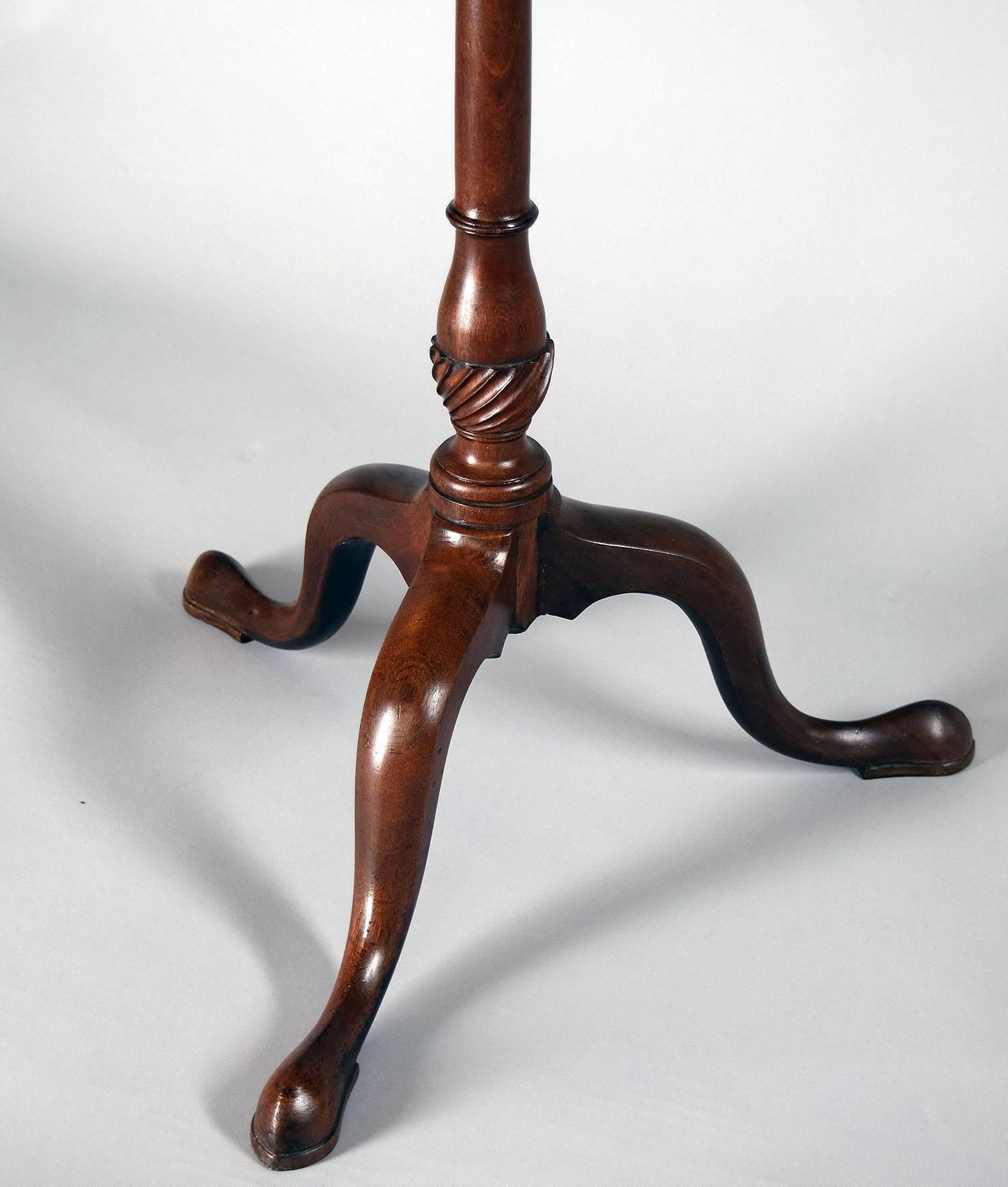George II Mahogany Candlestand In Good Condition For Sale In Cleveland, OH