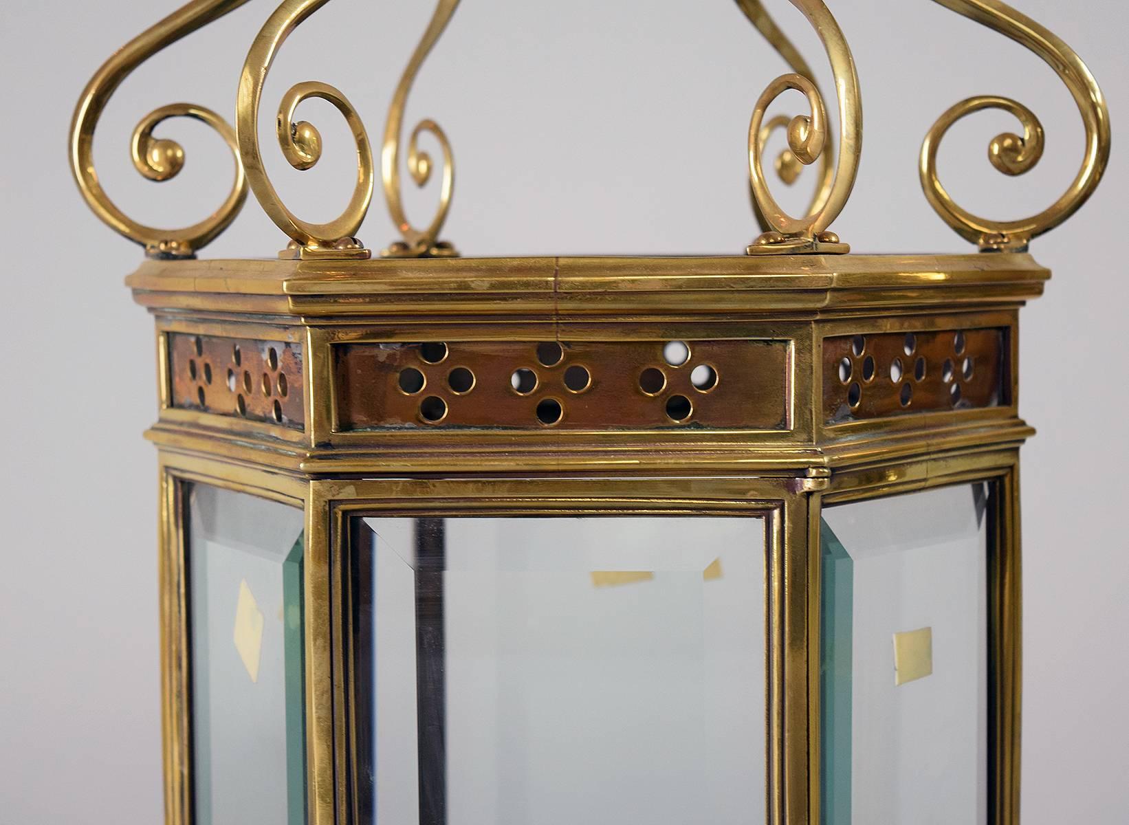 Early Victorian Fine Pair of English Brass Hexagonal Hall Lanterns For Sale