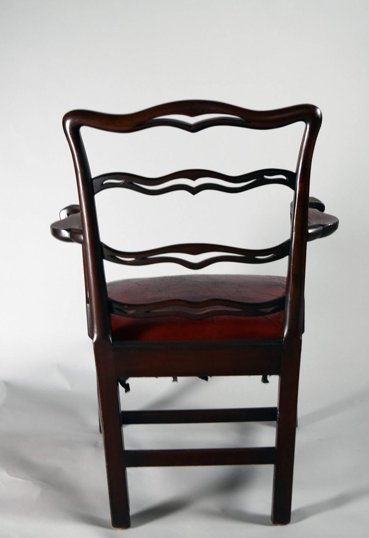 Mid-18th Century Pair of English George II Mahogany Ladder Back Open Armchairs For Sale
