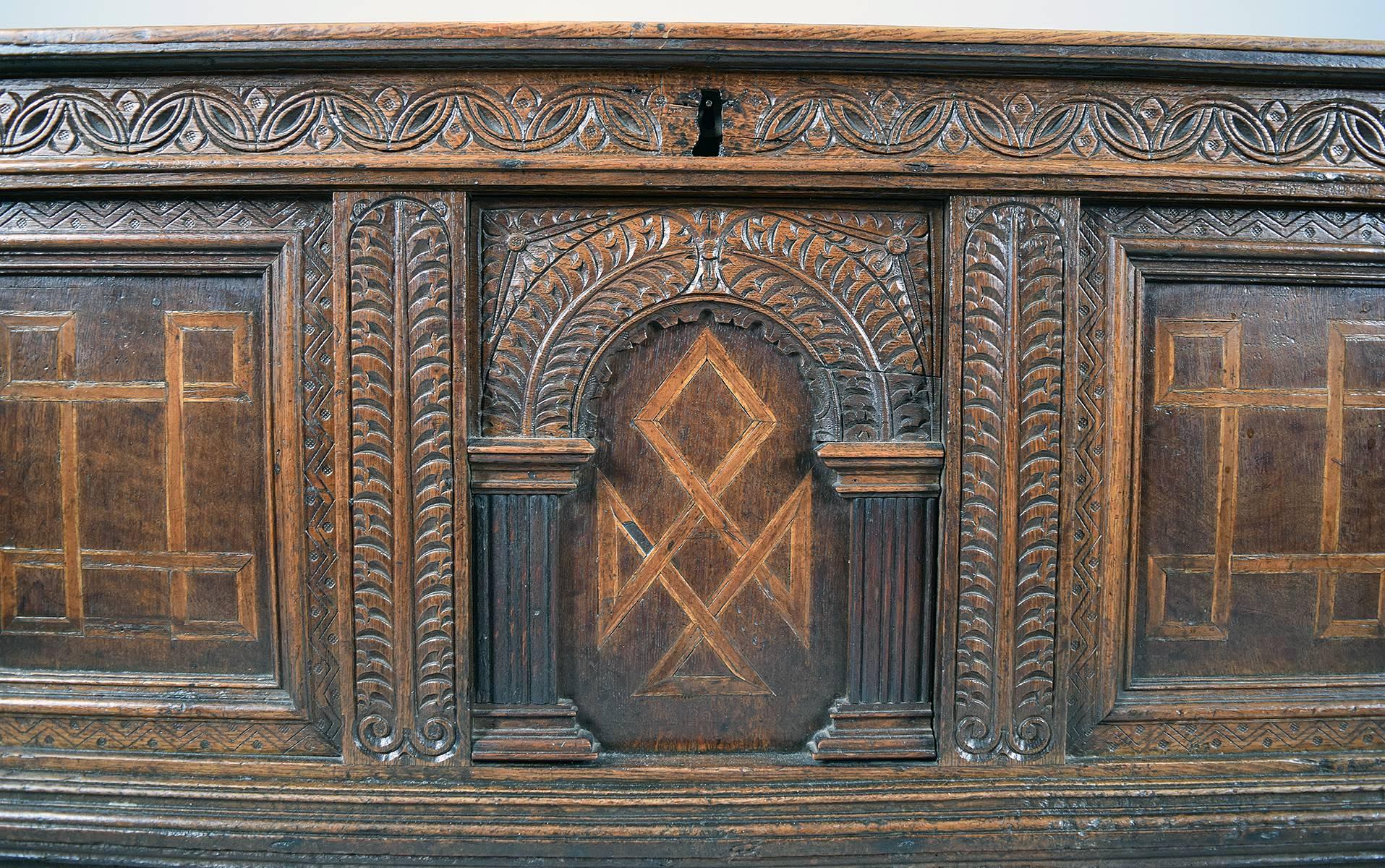 English Fine Stuart Inlaid and Carved Oak Coffer, Early 17th Century For Sale
