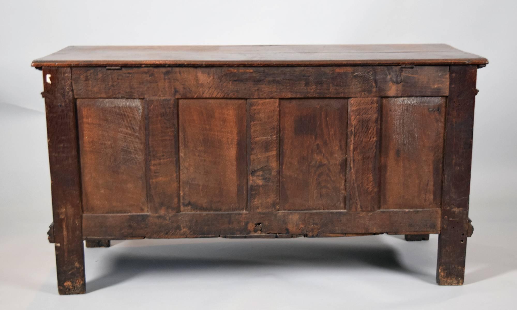 Fine Stuart Inlaid and Carved Oak Coffer, Early 17th Century For Sale 4