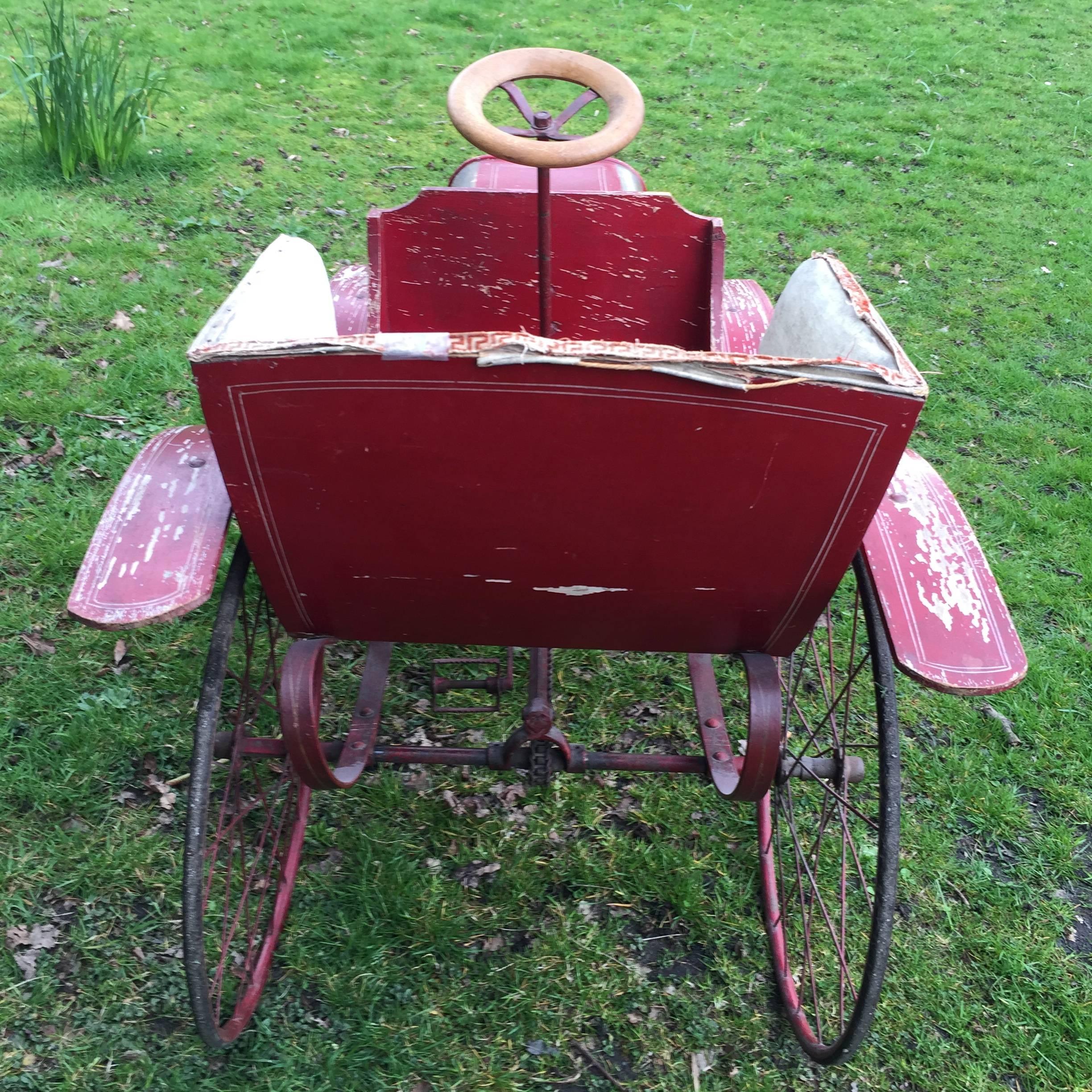 French Pedal Toy Car from circa 1900 In Good Condition For Sale In den Haag, NL