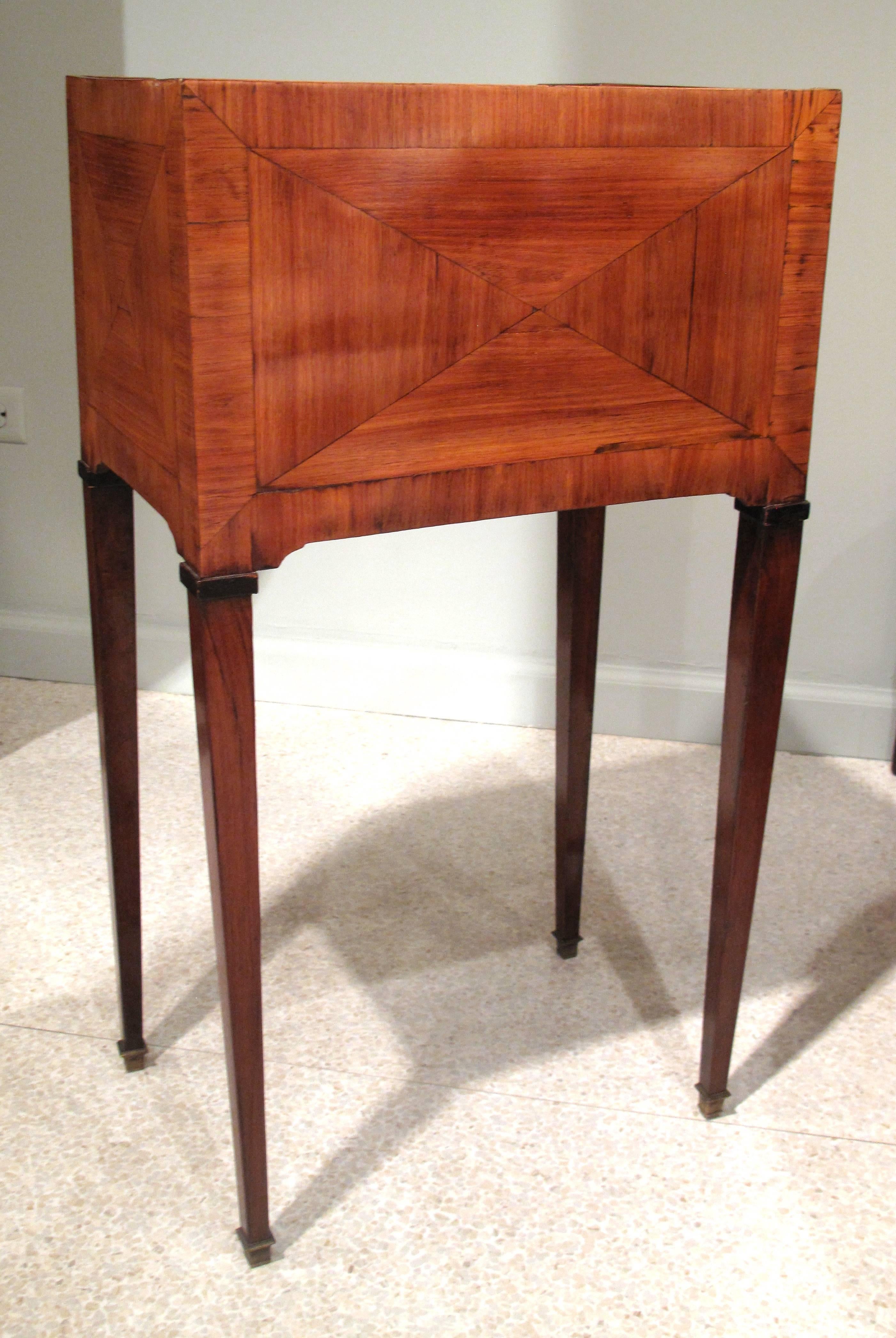 Louis XVI Marquetry Table de Chevet In Good Condition For Sale In Charlottesville, VA