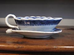 Chinese Export Nanking Sauceboat and Undertray, 19th Century