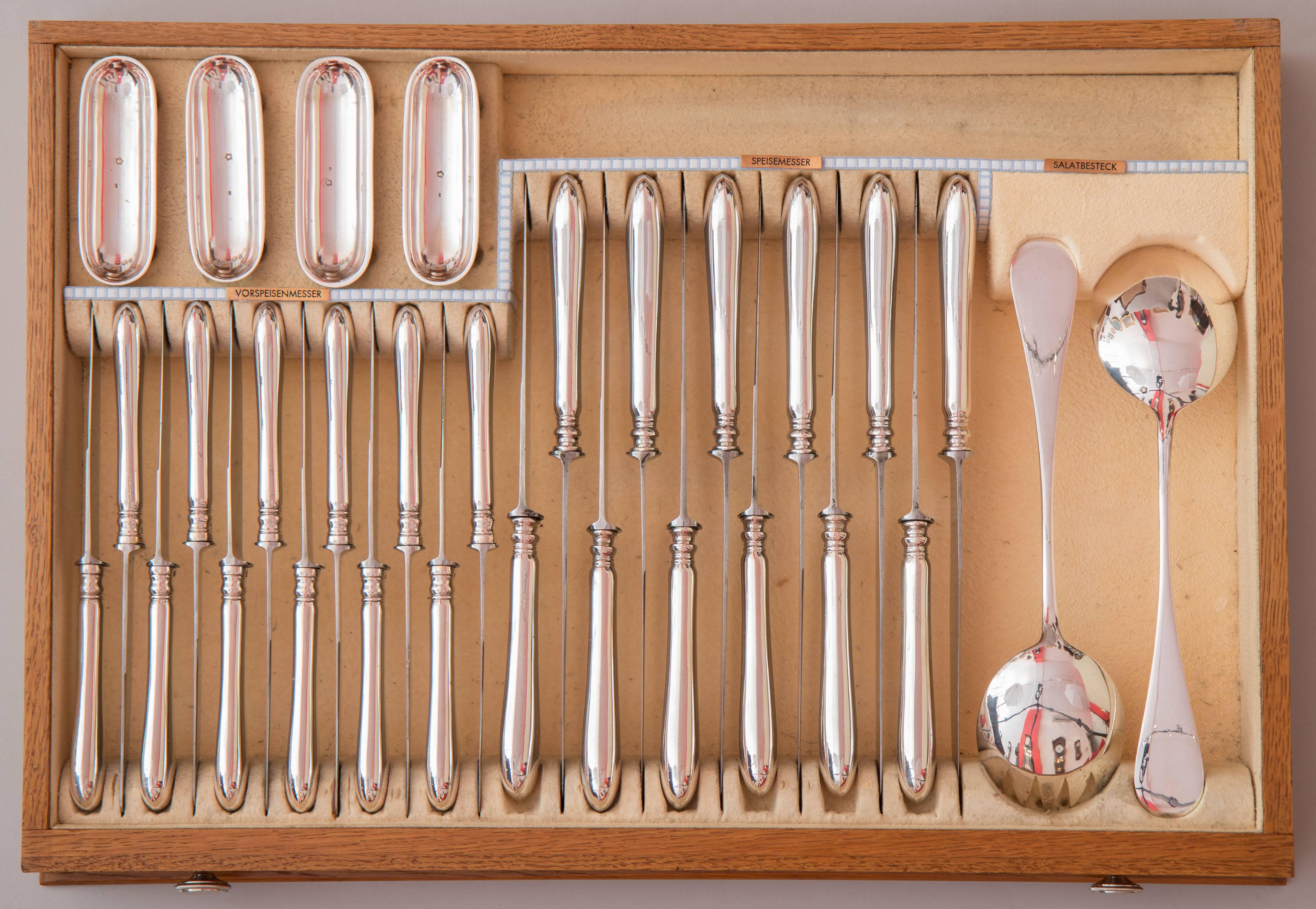 20th Century Viennese Silver Flatware Service for 12 with Canteen, 120 Pieces, circa 1900 For Sale