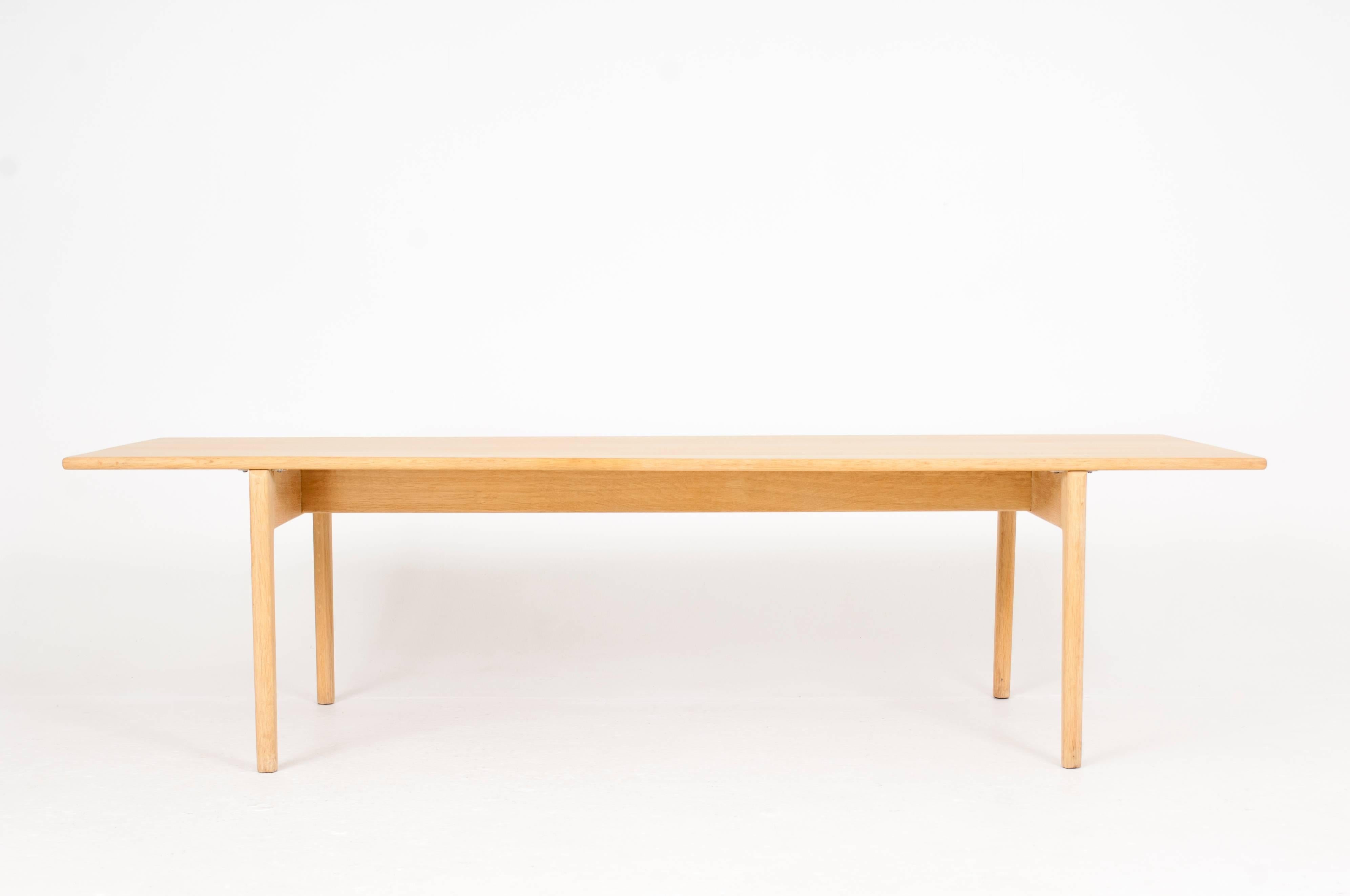 Scandinavian Modern Hans J. Wegner. Oak Coffe Table Model AT-15 For Sale