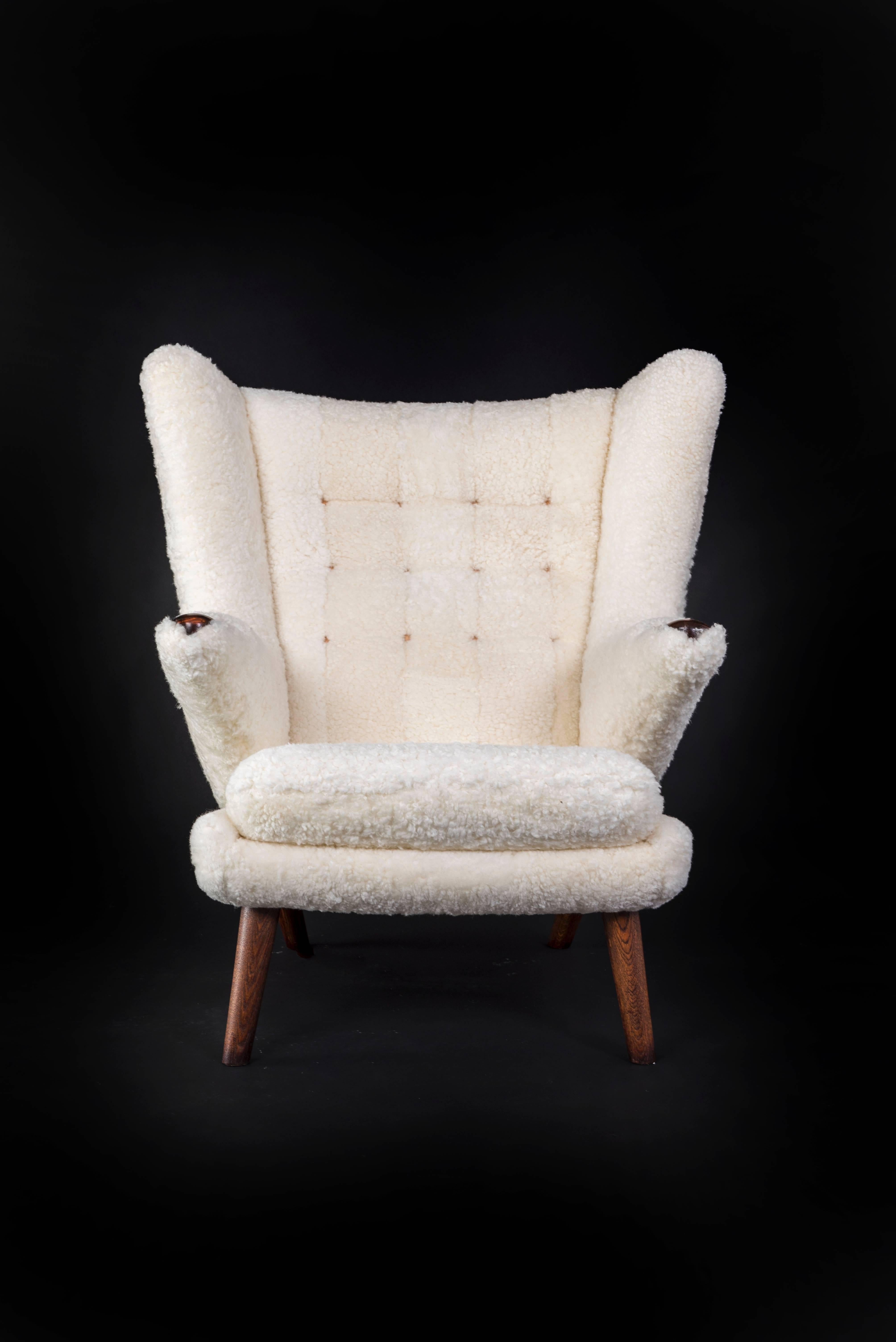 Hans J. Wegner Pair of Papa Bear + Stool. Sheepskin and Rosewood 2