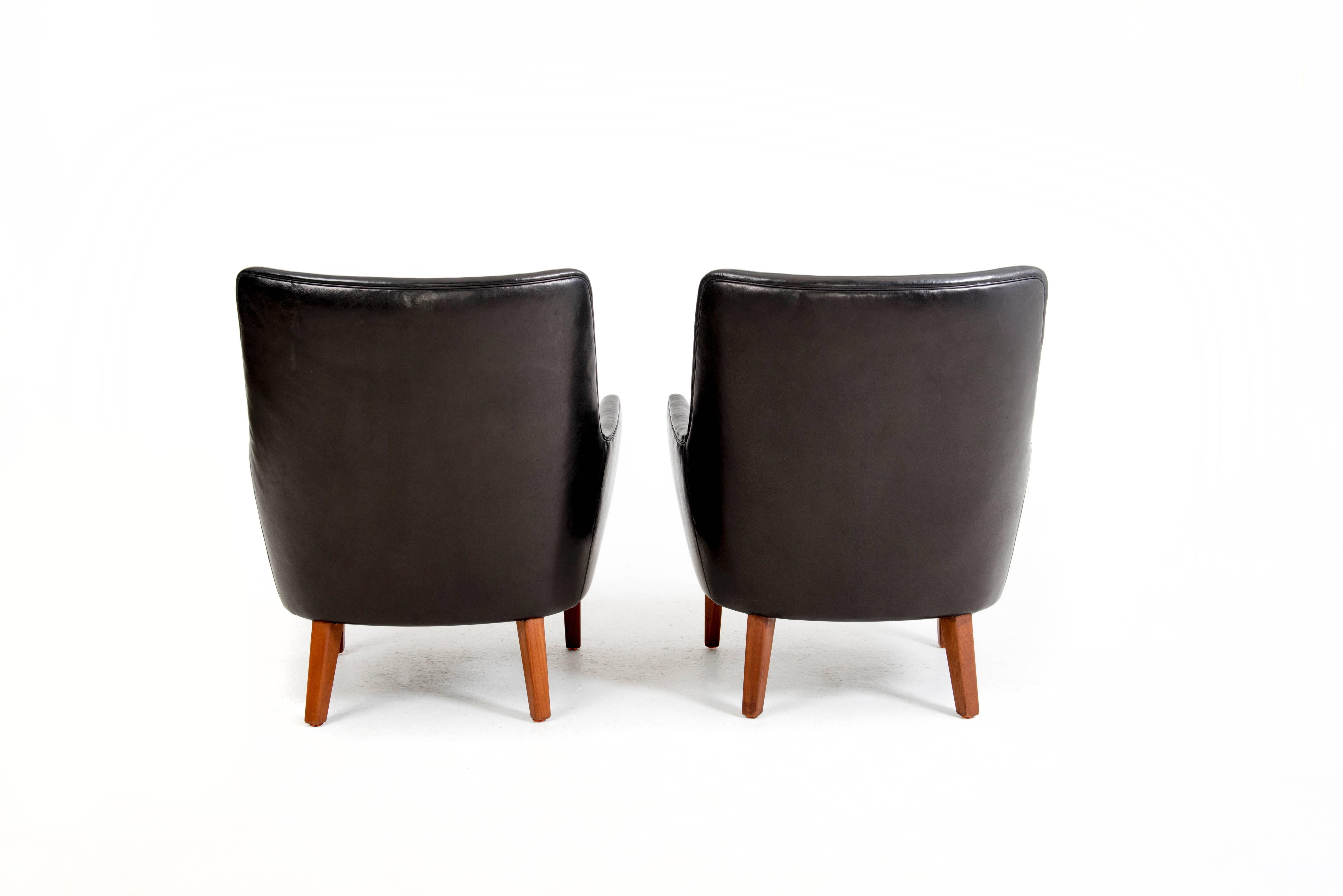 Arne Vodder Pair of Easy Chairs In Excellent Condition For Sale In Copenhagen, DK