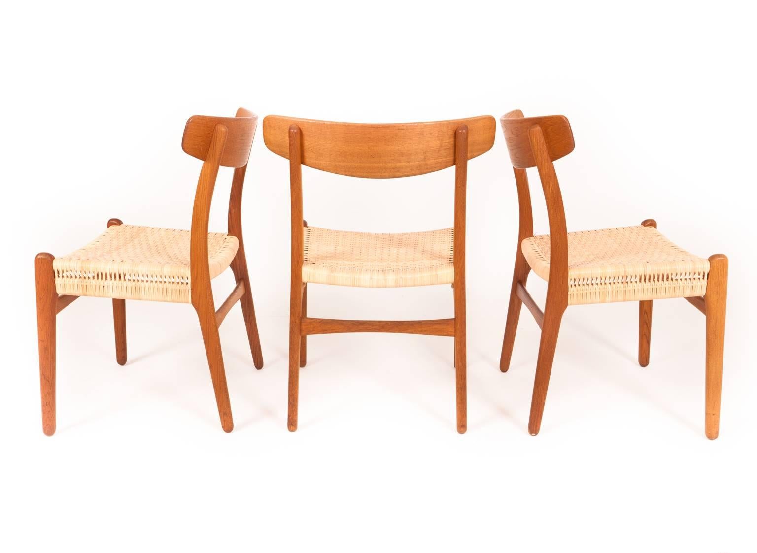 Danish Hans J. Wegner Set of 12 Oak Dining Chairs For Sale