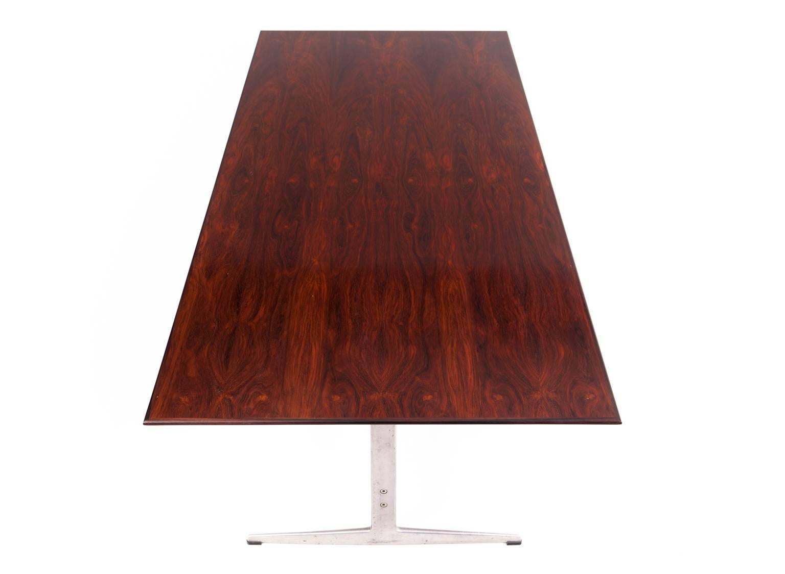 Scandinavian Modern Arne Jacobsen Shaker Dining Table in Rosewood For Sale
