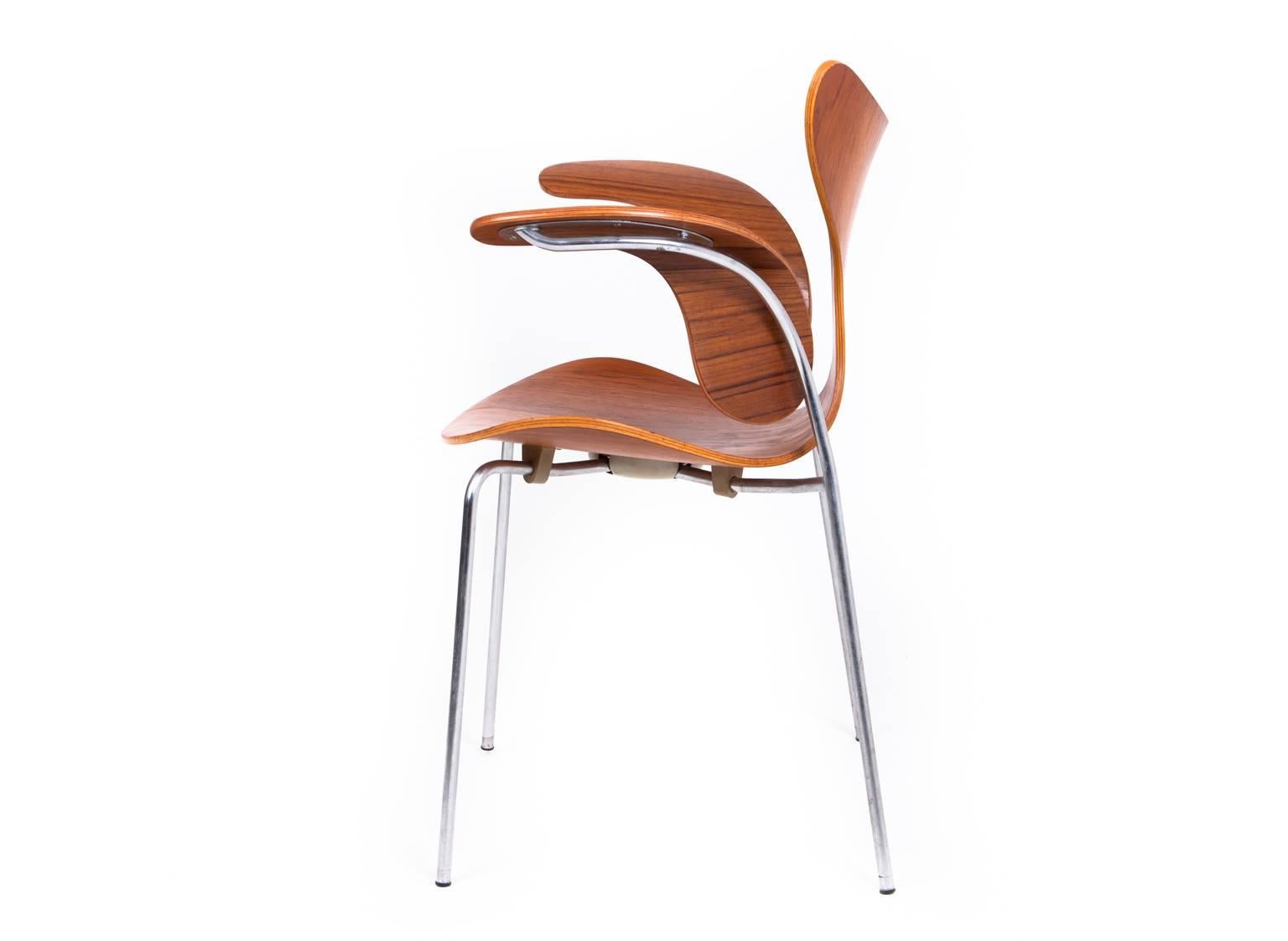Danish Arne Jacobsen Set of 12 Seagull Chairs in Teak For Sale