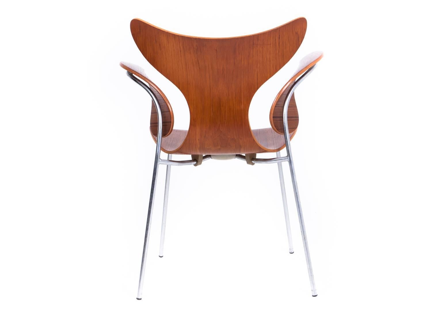 Arne Jacobsen Set of 12 Seagull Chairs in Teak In Excellent Condition For Sale In Copenhagen, DK