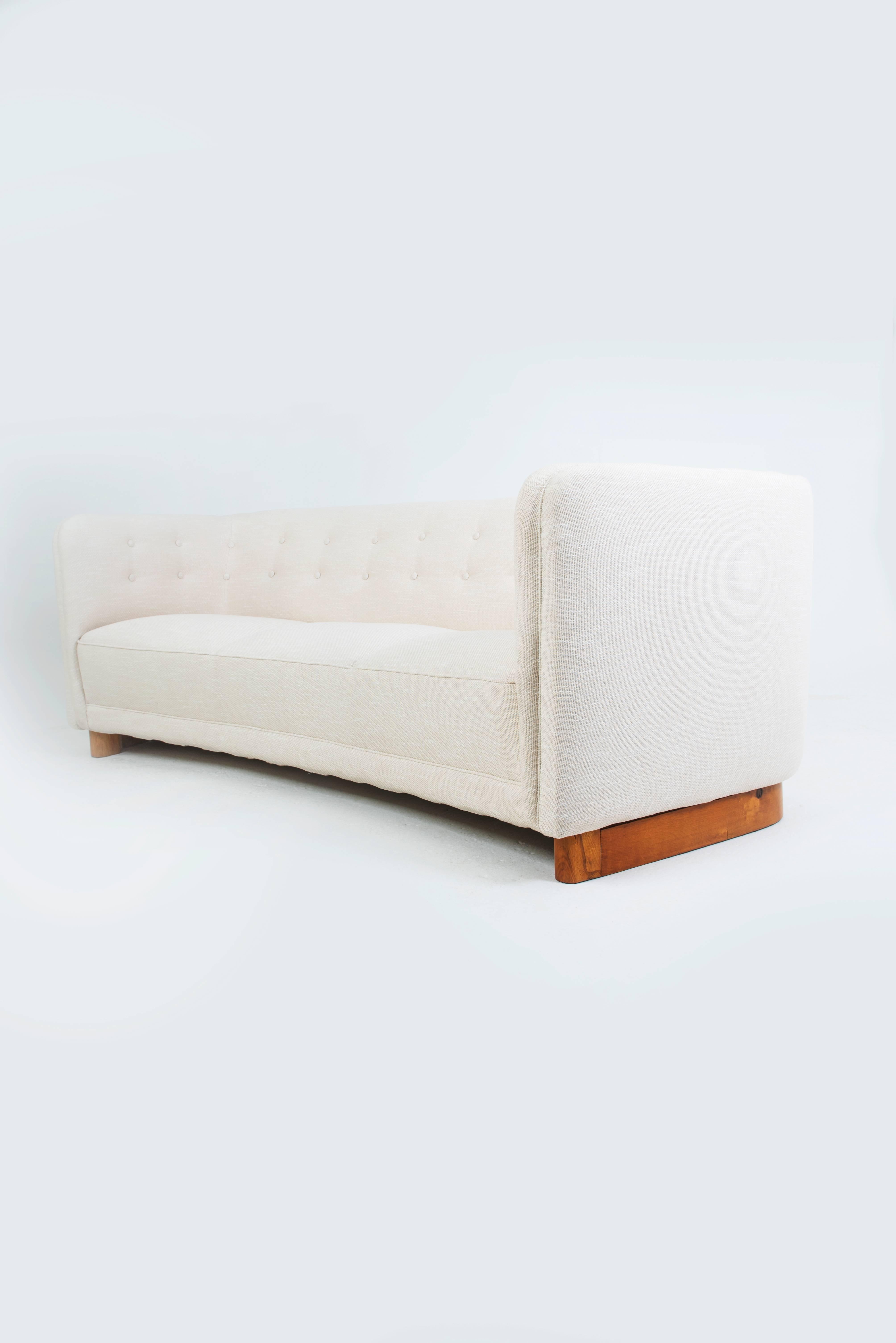 Scandinavian Modern Ole Wanscher Three-Seat Sofa Model 1668 by Fritz Hansen For Sale