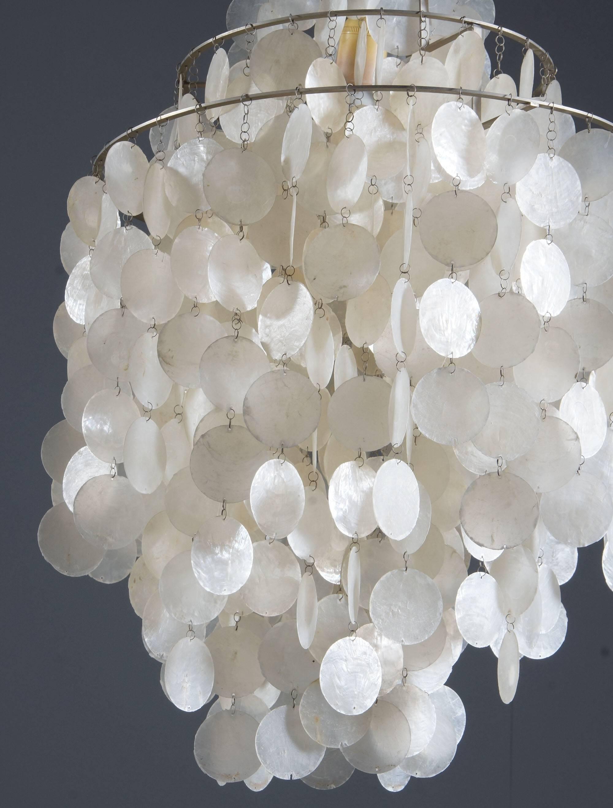 Lampadario a conchiglia sottile originale del 1964 disegnato da Verner Panton per Luber, Svizzera.