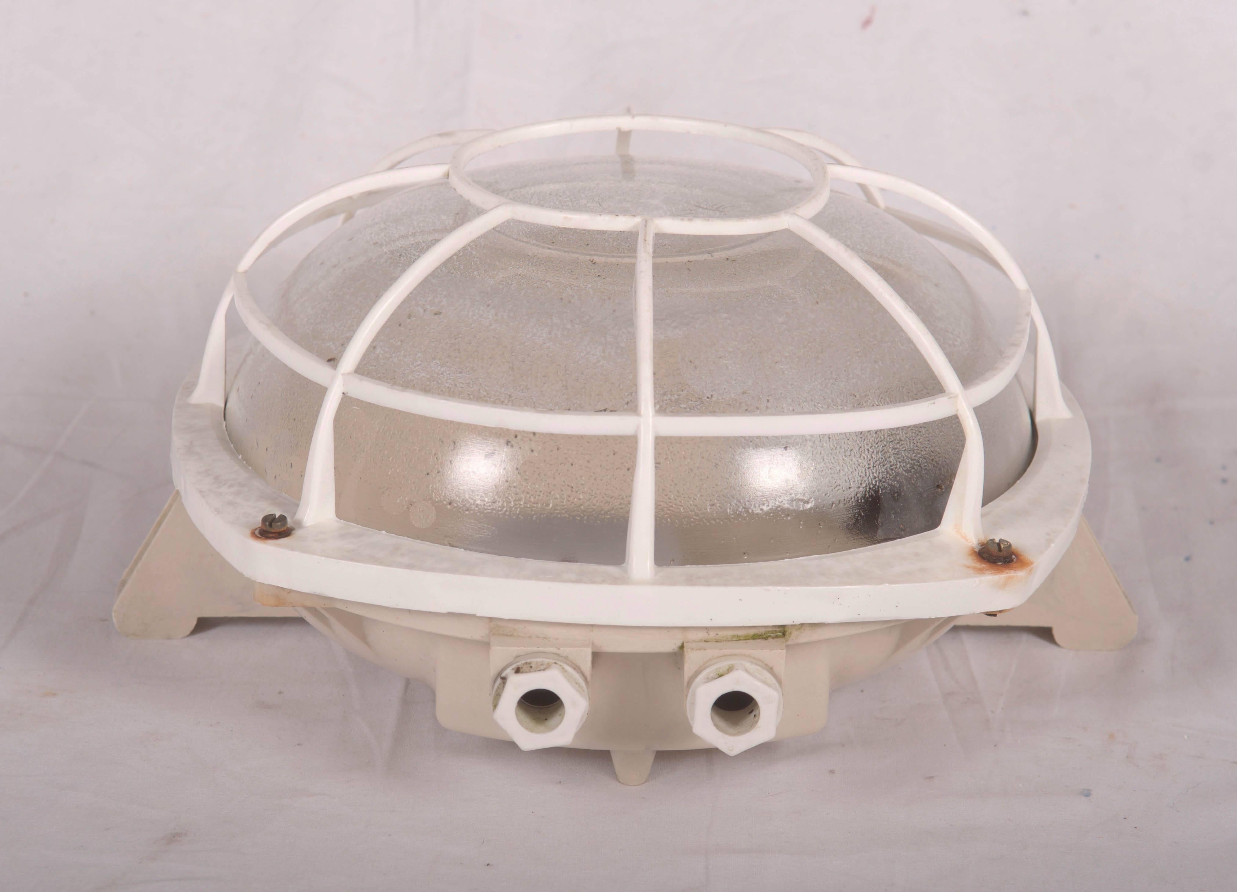 Wall or Ceiling Industrial Lamp from 1970s In Excellent Condition For Sale In Vienna, AT